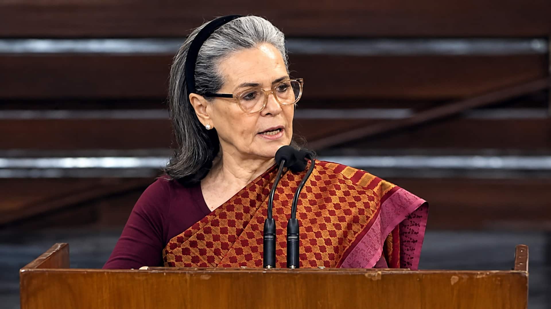 Sonia Gandhi: సోనియా గాంధీకి ఓటరు జాబితా కేసులో షాక్‌.. మళ్లీ విచారణకు ఆదేశం