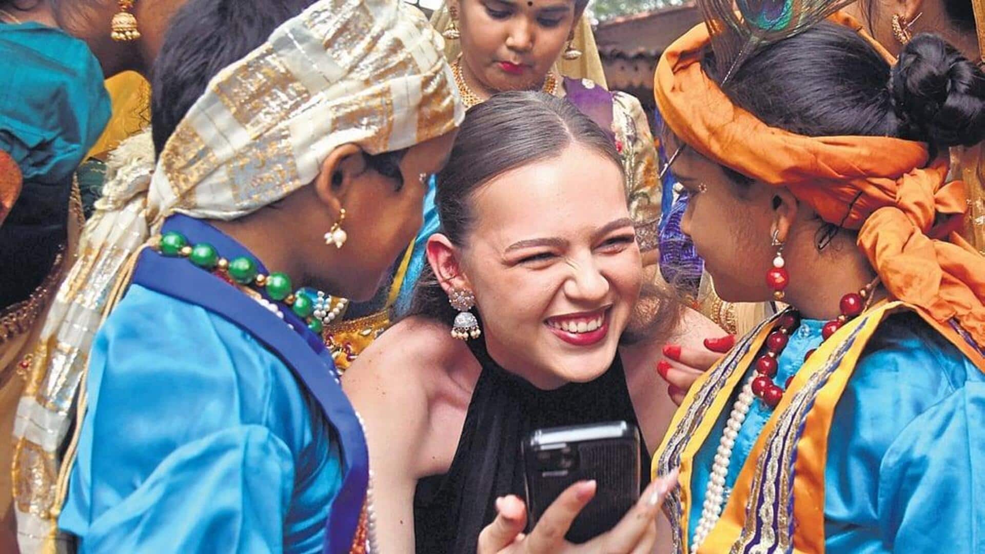 Miss world 2025: శిల్పకళా వేదికగా మిస్ వరల్డ్ టాలెంట్ ఫినాలేలో 24 దేశాల అందగత్తెలు పోటీ Miss world 2025: శిల్పకళా వేదికగా మిస్ వరల్డ్ టాలెంట్ ఫినాలేలో 24 దేశాల అందగత్తెలు పోటీ