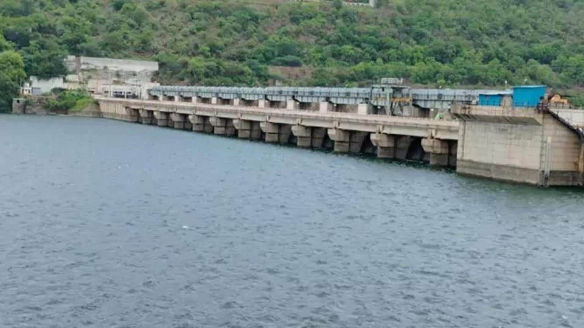 Srisailam reservoir: శ్రీశైలం జలాశయానికి భారీగా వరద ప్రవాహం.. వేగంగా పెరుగుతున్న నీటి మట్టం Srisailam reservoir: శ్రీశైలం జలాశయానికి భారీగా వరద ప్రవాహం.. వేగంగా పెరుగుతున్న నీటి మట్టం