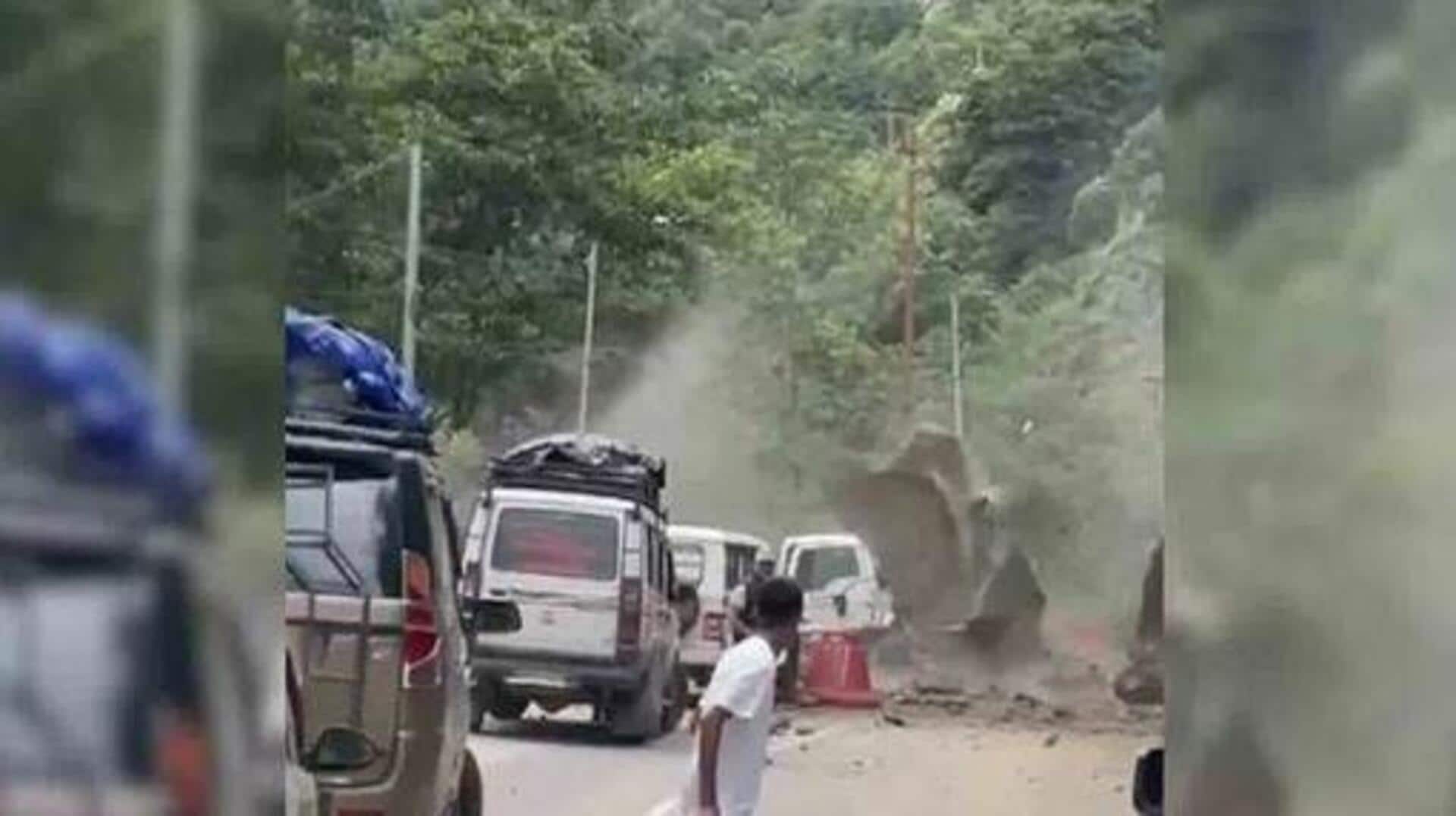 Landslide: అరుణాచల్‌లో కొండచరియలు బీభత్సం.. డిరాంగ్-తవాంగ్‌ రోడ్డుపై రాకపోకలకు అంతరాయం