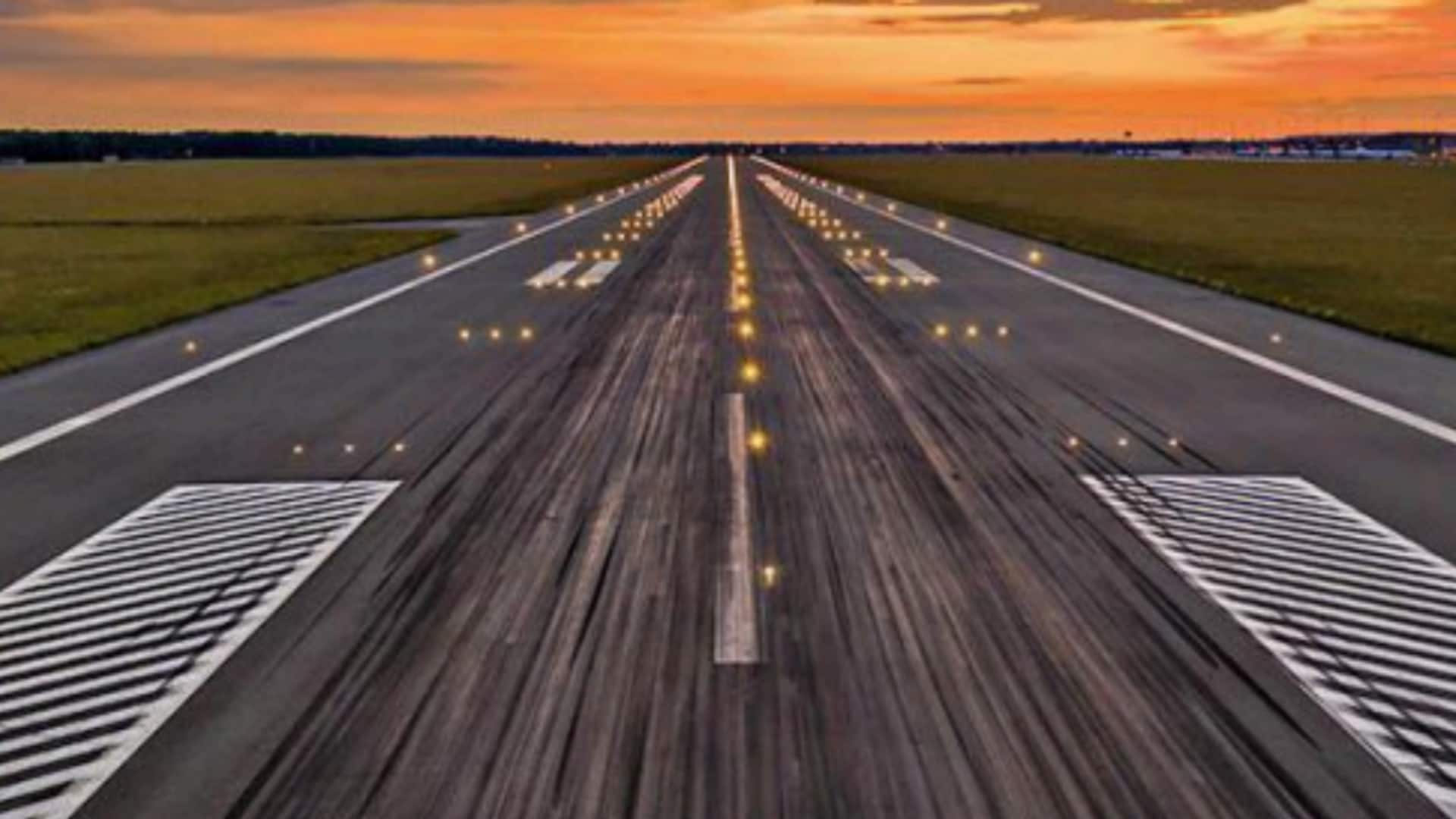 IAF: మూడు యుద్ధాల్లో ఉపయోగించిన భారత వైమానిక దళం రన్వేను అమ్మేసిన తల్లీకొడుకులు..! IAF: మూడు యుద్ధాల్లో ఉపయోగించిన భారత వైమానిక దళం రన్వేను అమ్మేసిన తల్లీకొడుకులు..!