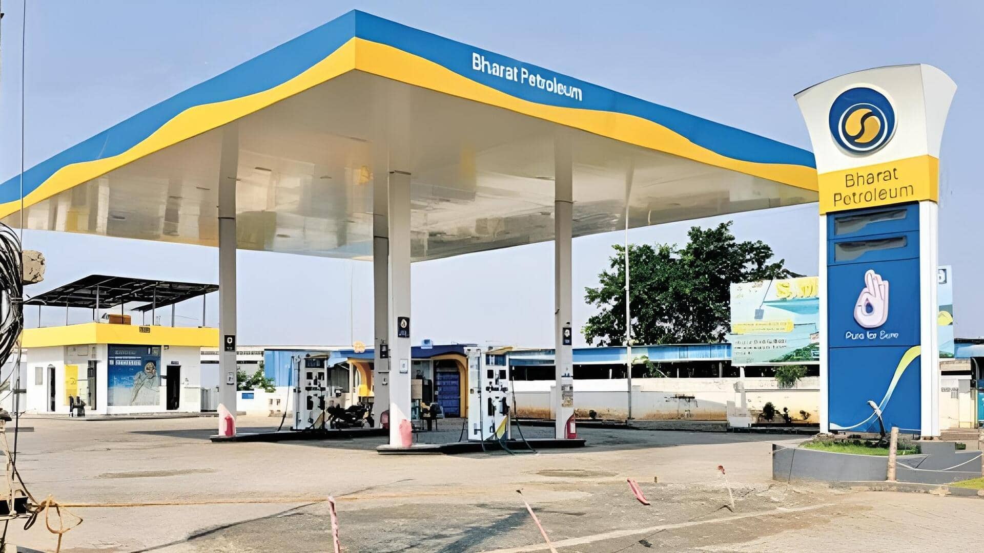 Andhra Pradesh Fuel Crisis: ఏపీలో ఇంధన సంక్షోభం.. బంకుల్లో 'నో స్టాక్' బోర్డులు, వాహనదారుల అవస్థలు