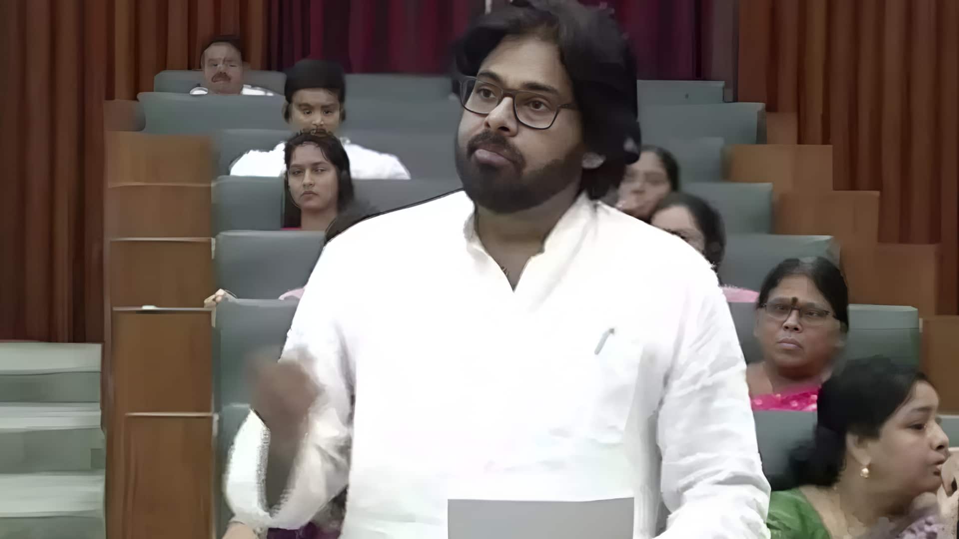 Pawan Kalyan: స్థానిక ఎన్నికల ముందు కొత్త జిల్లాల్లో జిల్లా పరిషత్‌లు: పవన్ కల్యాణ్ కీలక ప్రకటన