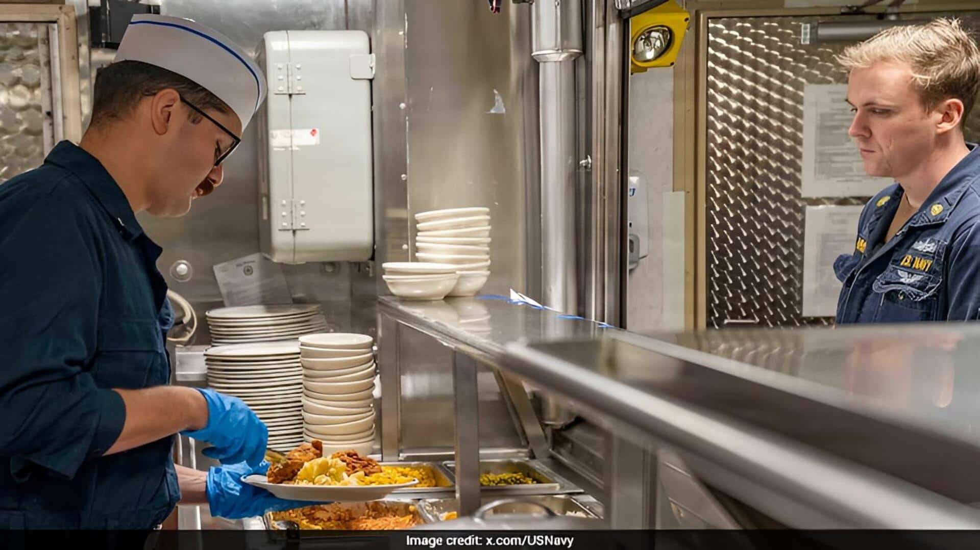 US Warship Abraham Lincoln: అమెరికా యుద్ధనౌక 'అబ్రహం లింకన్' ప్రతి 21 రోజులకూ అదే మెనూను ఎందుకు రీపీట్ చేస్తుంది?