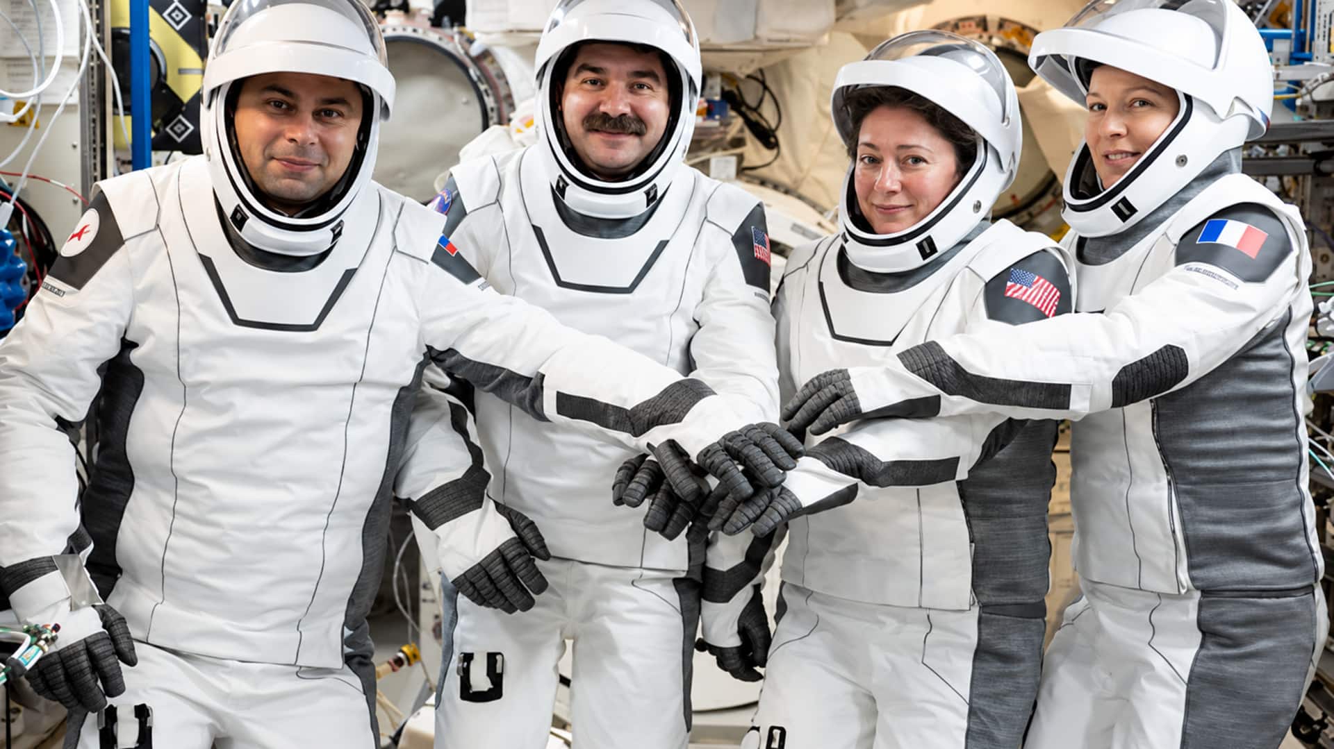 ISS mission: ఎనిమిది నెలల తర్వాత భూమిపైకి తిరిగి వచ్చిన నలుగురు వ్యోమగాములు..