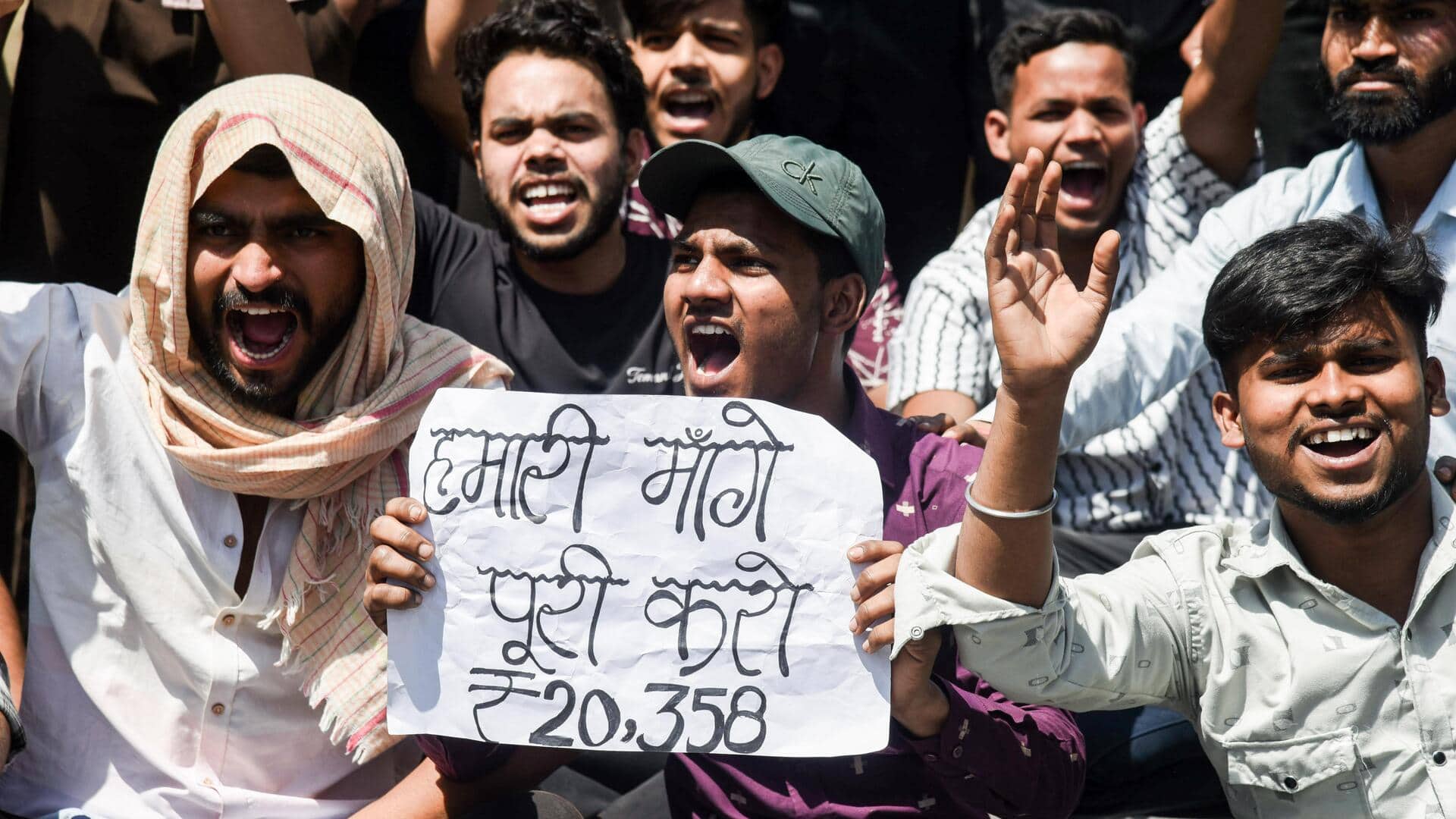 Whatsapp groups: వాట్సాప్ ద్వారా ఒక్క రాత్రిలో నిరసన ప్లాన్‌.. నోయిడాలో ఉద్రిక్తత