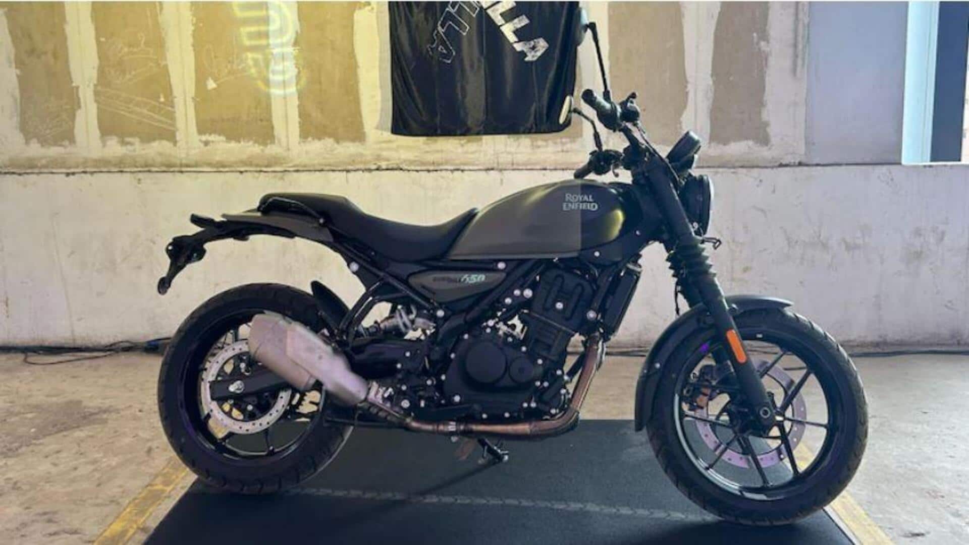Royal Enfield Guerrilla 450: షాడో యాష్ ఎడిషన్ వచ్చేసింది.. Guerrilla 450 కొత్త కలర్తో మాస్ ఎంట్రీ! Royal Enfield Guerrilla 450: షాడో యాష్ ఎడిషన్ వచ్చేసింది.. Guerrilla 450 కొత్త కలర్తో మాస్ ఎంట్రీ!