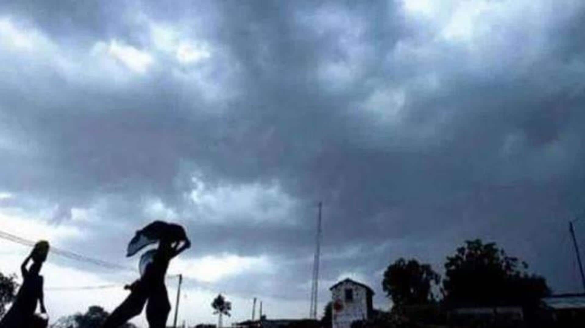 AP Heavy Rains: ఏపీ ప్రజలు జాగ్రత్త..! రాబోయే మూడ్రోజులు భారీ వర్షాలు.. ఈ జిల్లాల్లో అప్రమత్తత తప్పనిసరి! AP Heavy Rains: ఏపీ ప్రజలు జాగ్రత్త..! రాబోయే మూడ్రోజులు భారీ వర్షాలు.. ఈ జిల్లాల్లో అప్రమత్తత తప్పనిసరి!