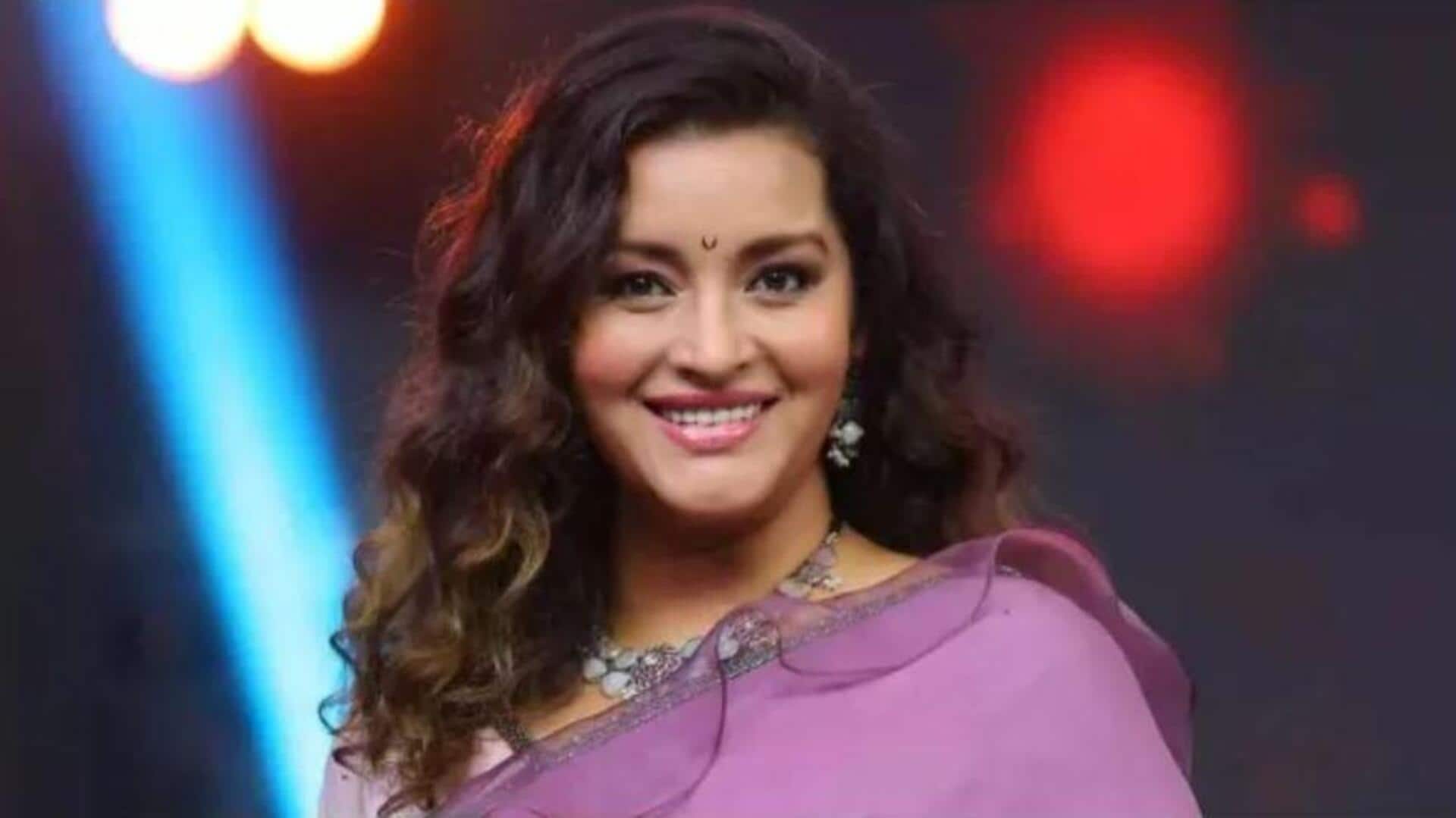 Renu Desai: అర్థం లేని చర్చలు మానేసి, దేశాభిమానంతో ముందుకెళ్లండి: రేణూ దేశాయ్ Renu Desai: అర్థం లేని చర్చలు మానేసి, దేశాభిమానంతో ముందుకెళ్లండి: రేణూ దేశాయ్