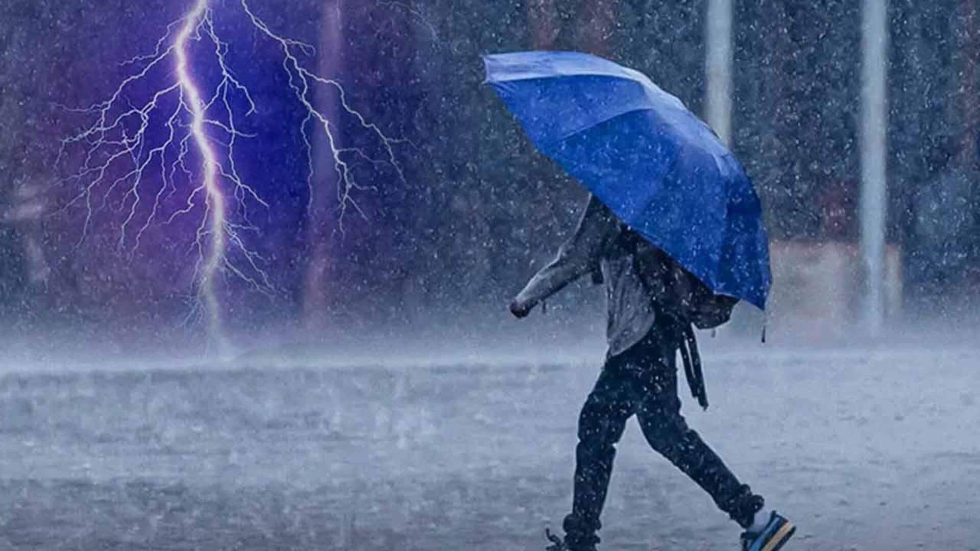 Rain Alert: తెలంగాణలో పలు జిల్లాలకు భారీ వర్షసూచన..ఎల్లో అలర్ట్ జారీ Rain Alert: తెలంగాణలో పలు జిల్లాలకు భారీ వర్షసూచన..ఎల్లో అలర్ట్ జారీ