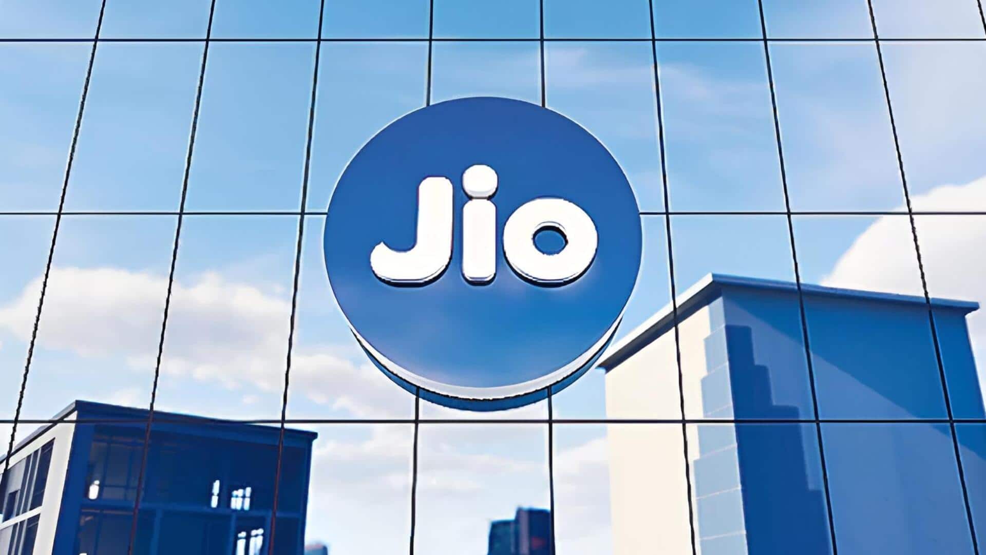 Jio: క్యూఆర్ కోడ్ స్కాన్ చేస్తే చాలు.. జియో నుంచి నూత‌న‌ క్యాష్ విత్‌డ్రా సేవలు