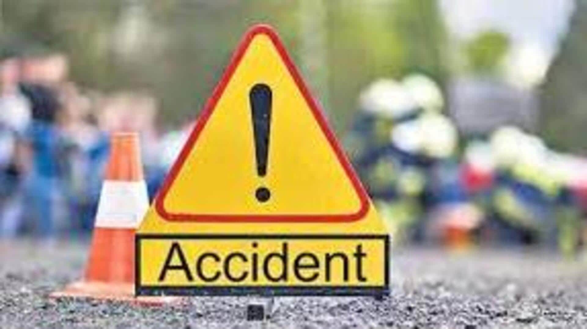 Road Accident: విజయవాడ బార్ అసోసియేషన్‌ న్యాయవాదుల బస్సుకు ప్రమాదం.. ఒకరు మృతి,11 మందికి గాయాలు