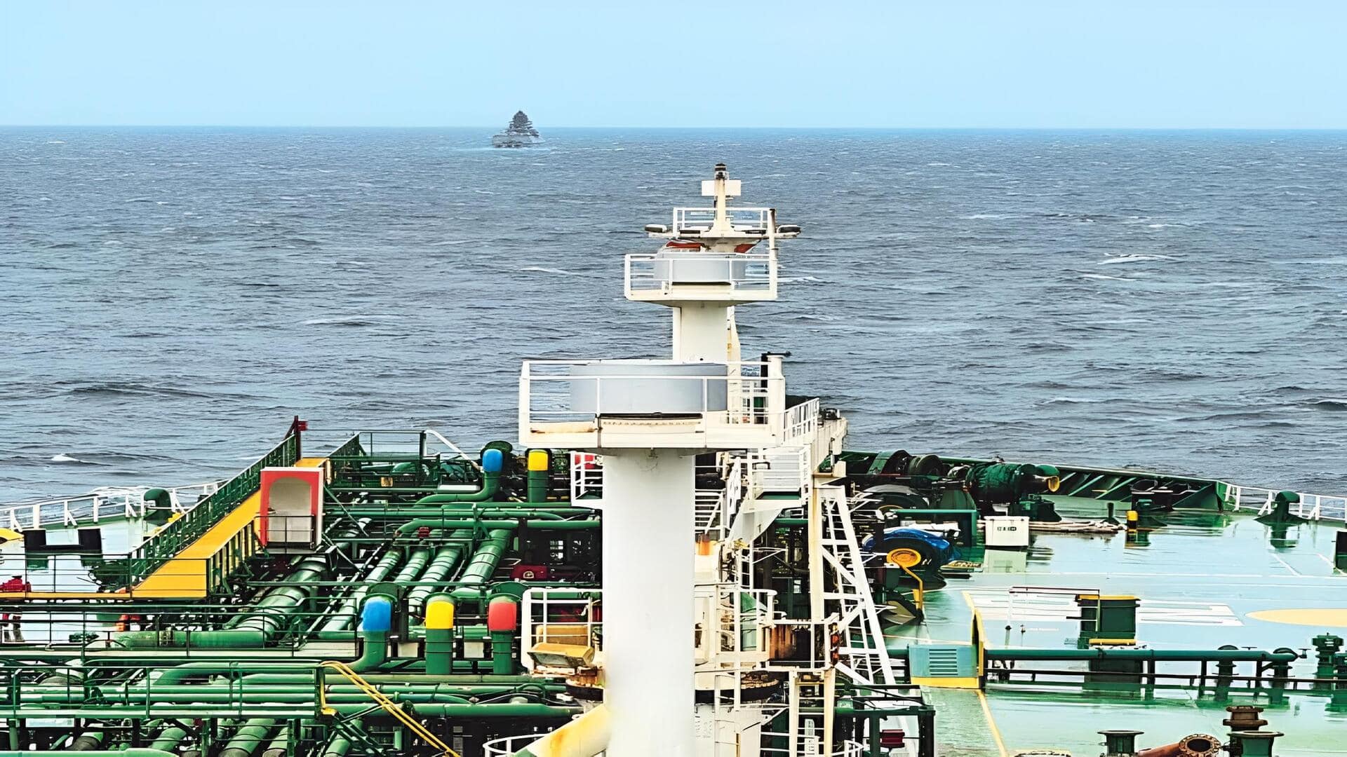 Indian Ships: హర్మూజ్‌ నుంచి సురక్షితంగా భారత్‌ వైపు దూసుకొస్తున్న LPG ట్యాంకర్లు.. వీడియో విడుదల చేసిన కేంద్రం