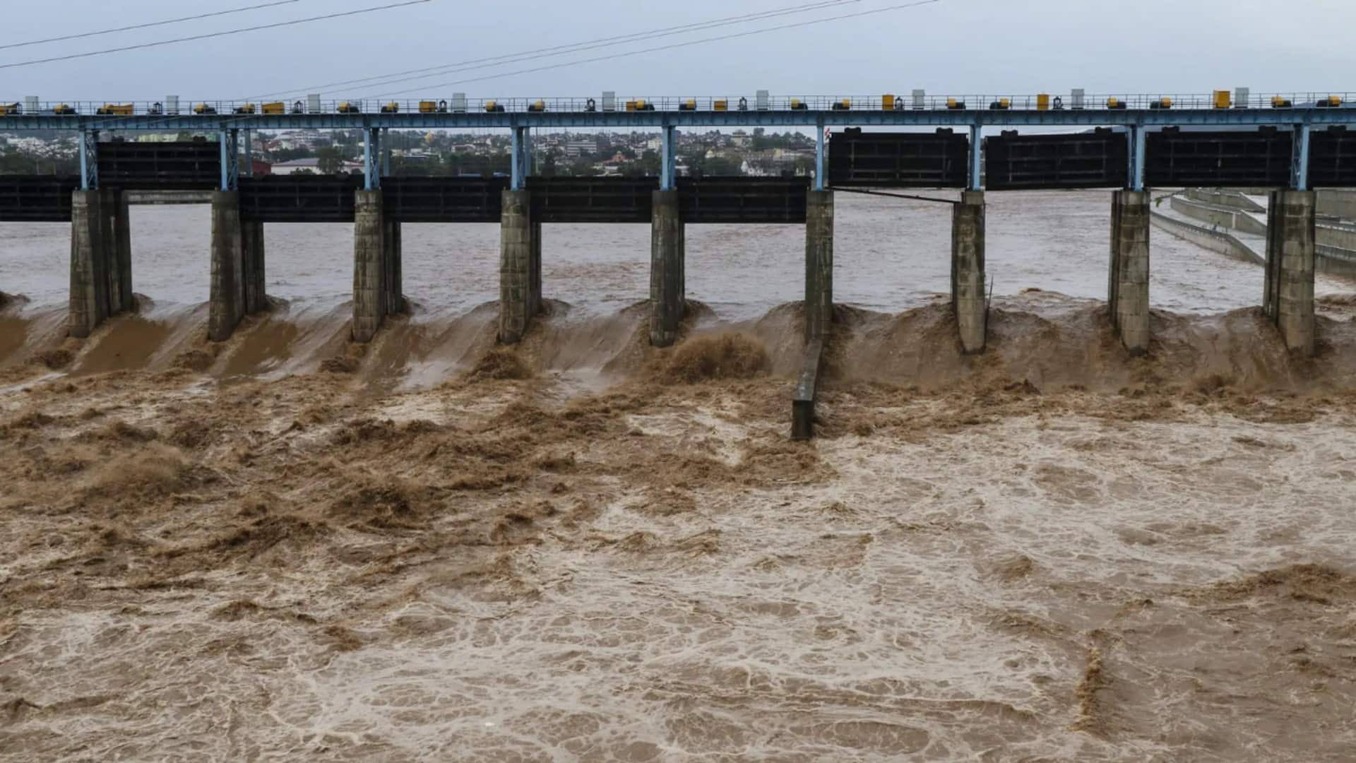 Rain havoc: జమ్మూలో 100ఏళ్ల రికార్డ్ రెండోసారి బద్దలు.. ఆగస్టు నెలలో నమోదైన 2వ అత్యధిక వర్షపాతం.. Rain havoc: జమ్మూలో 100ఏళ్ల రికార్డ్ రెండోసారి బద్దలు.. ఆగస్టు నెలలో నమోదైన 2వ అత్యధిక వర్షపాతం..