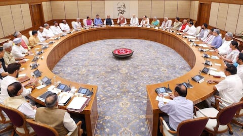 'One Day, One University':యువతకు చేరువయ్యేందుకు మోదీ సర్కార్‌ కొత్త కార్యక్రమం.. 'వన్‌ డే.. వన్‌ వర్సిటీ'! 