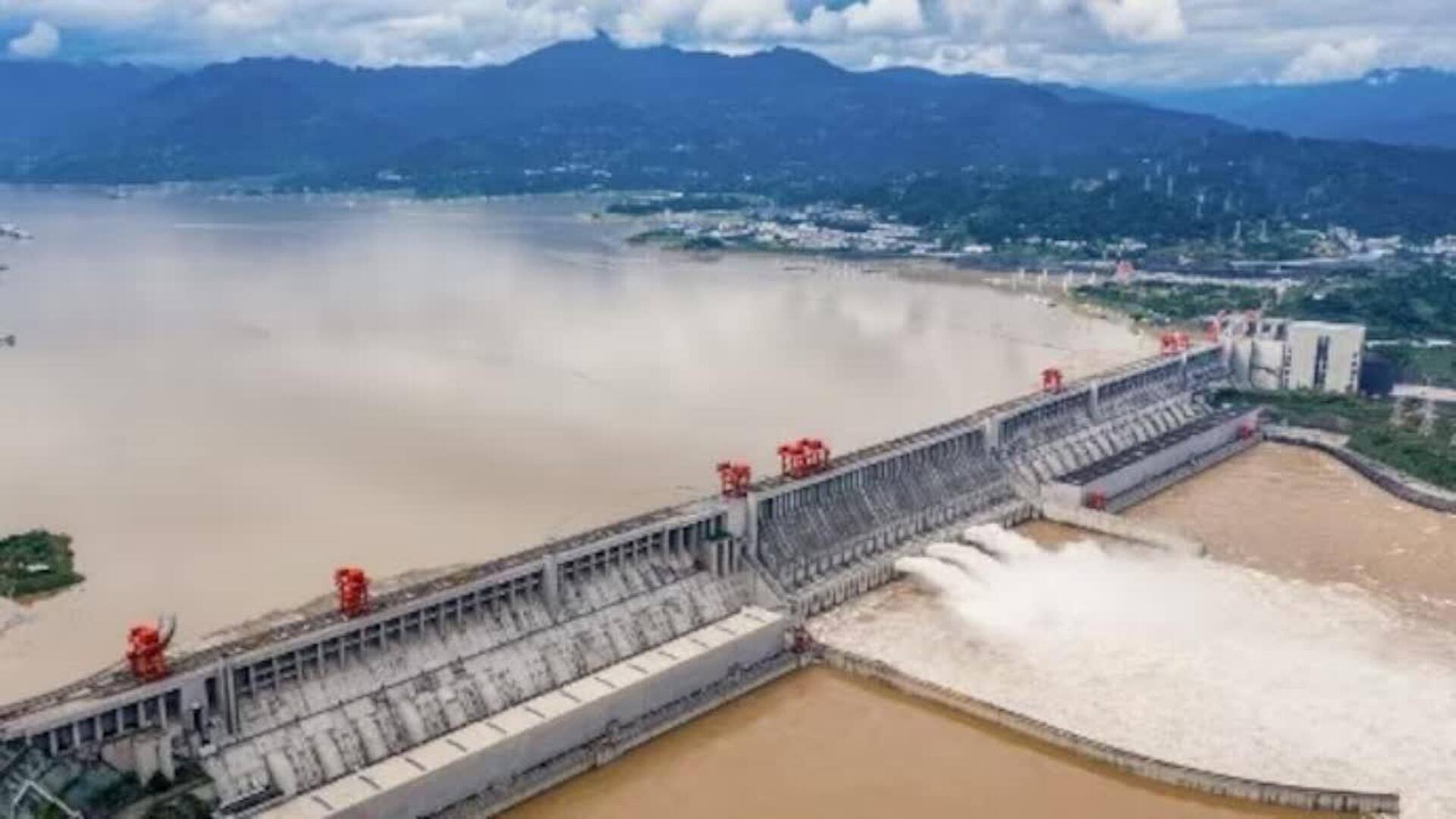 China Dam: టిబెట్లోని బ్రహ్మపుత్ర నదిపై చైనాభారీ ప్రాజెక్టు.. భారత్కు ఎలాంటి ముప్పు పొంచి ఉంది? China Dam: టిబెట్లోని బ్రహ్మపుత్ర నదిపై చైనాభారీ ప్రాజెక్టు.. భారత్కు ఎలాంటి ముప్పు పొంచి ఉంది?