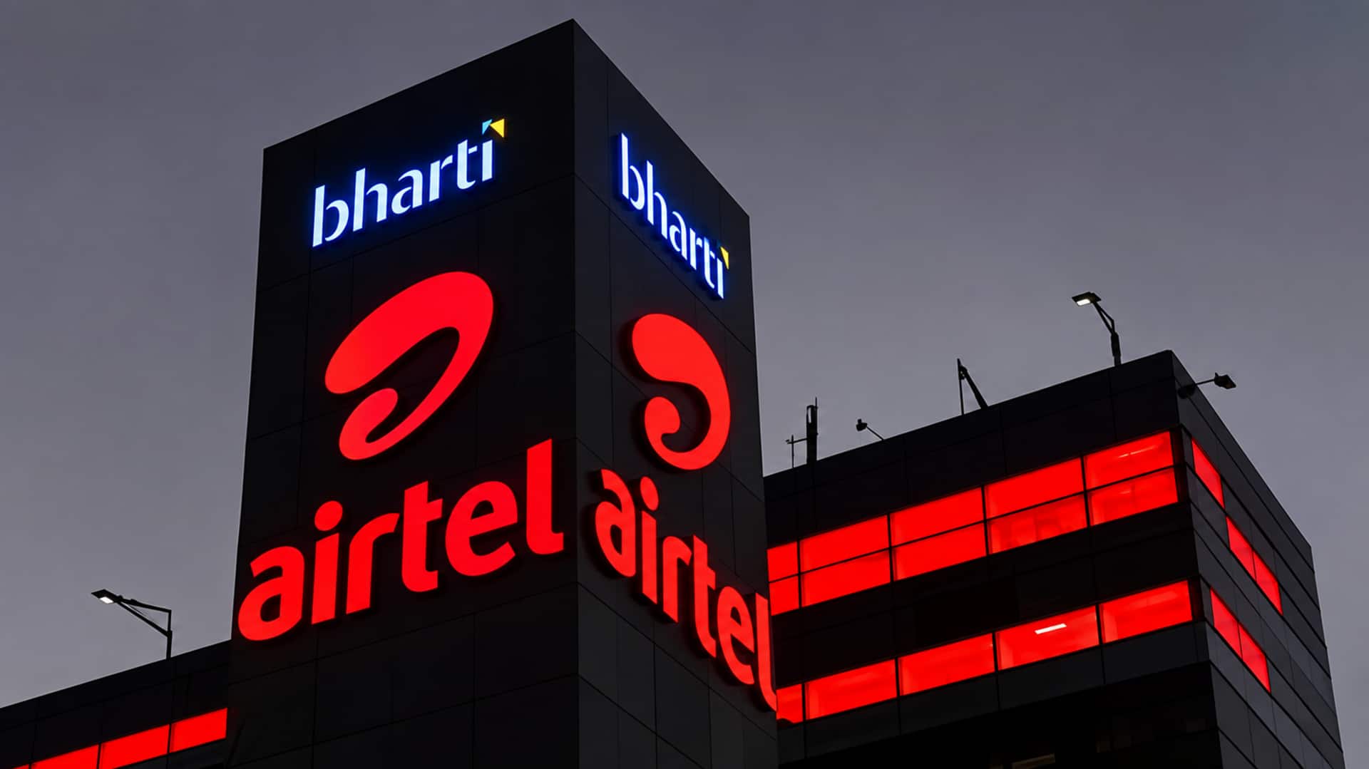 Airtel traiff hike: ఎయిర్‌టెల్‌ పోస్ట్‌పెయిడ్‌ యూజర్లకు షాక్‌.. రూ.50 పెరిగిన ప్లాన్‌ ధరలు