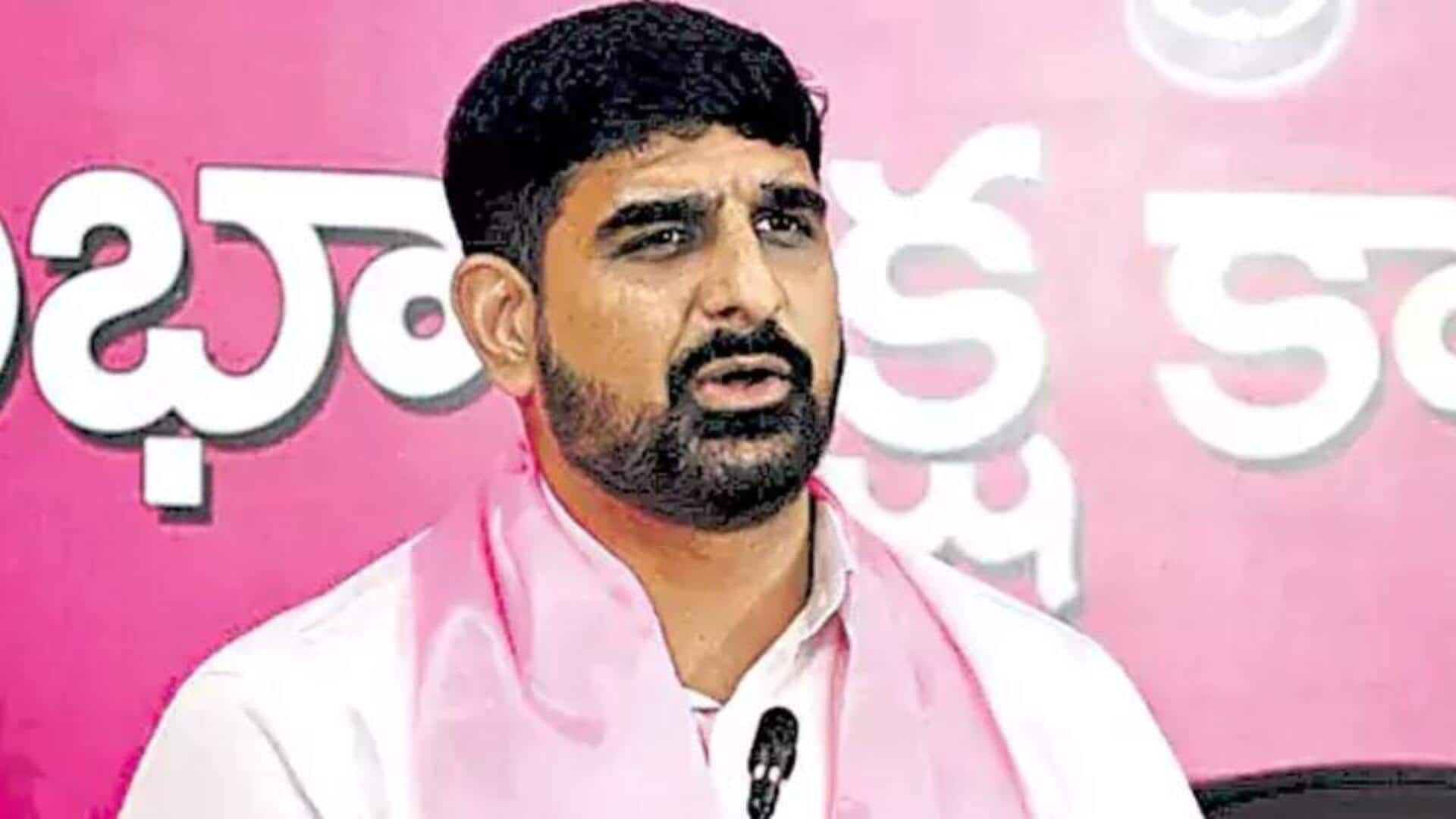Kauhik Reddy: చంపుతామని బెదిరింపులు.. హుజురాబాద్ ఎమ్మెల్యేపై నాన్ బెయిలబుల్ కేసు! Kauhik Reddy: చంపుతామని బెదిరింపులు.. హుజురాబాద్ ఎమ్మెల్యేపై నాన్ బెయిలబుల్ కేసు!