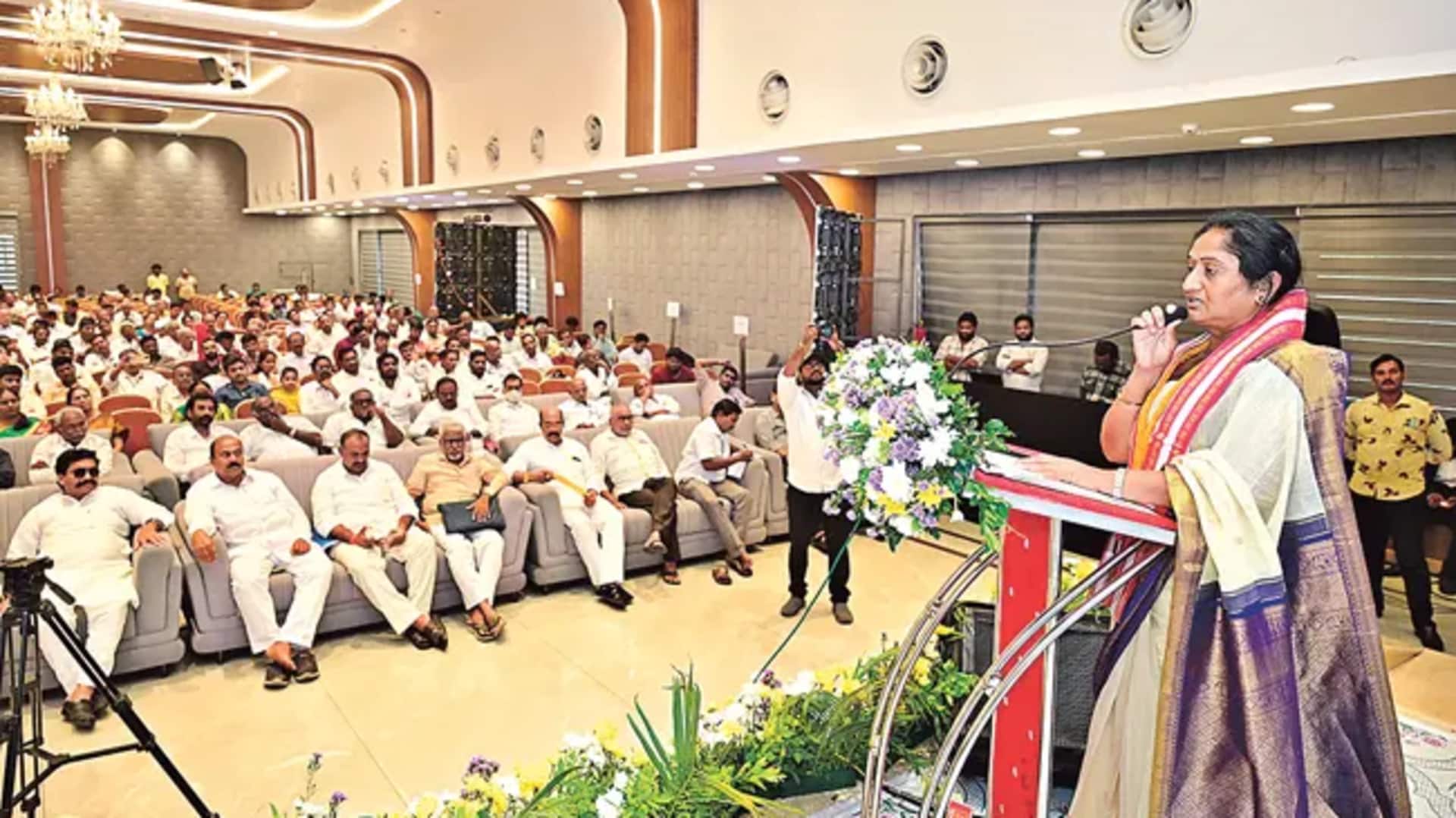 Minister Savita: వచ్చే నెలలో నేతన్నలకు ఆరోగ్య బీమా.. చేనేత,జౌళి శాఖ మంత్రి సవిత వెల్లడి Minister Savita: వచ్చే నెలలో నేతన్నలకు ఆరోగ్య బీమా.. చేనేత,జౌళి శాఖ మంత్రి సవిత వెల్లడి