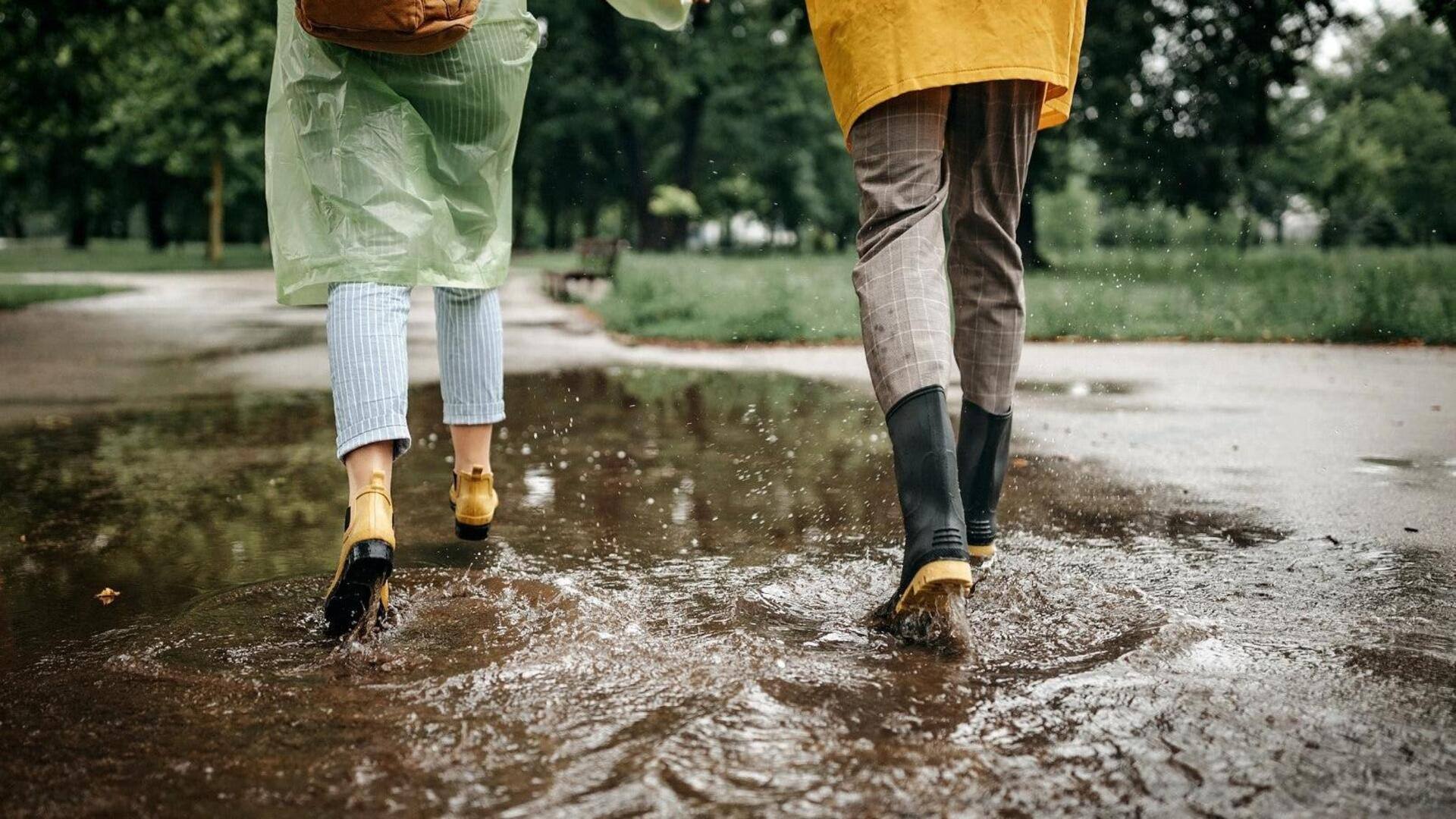 Monsoon Tips: రోడ్లపై బురద మీ బట్టలపై పడకుండా ఉండాలంటే..ఈ టిప్స్ పాటించండి! Monsoon Tips: రోడ్లపై బురద మీ బట్టలపై పడకుండా ఉండాలంటే..ఈ టిప్స్ పాటించండి!