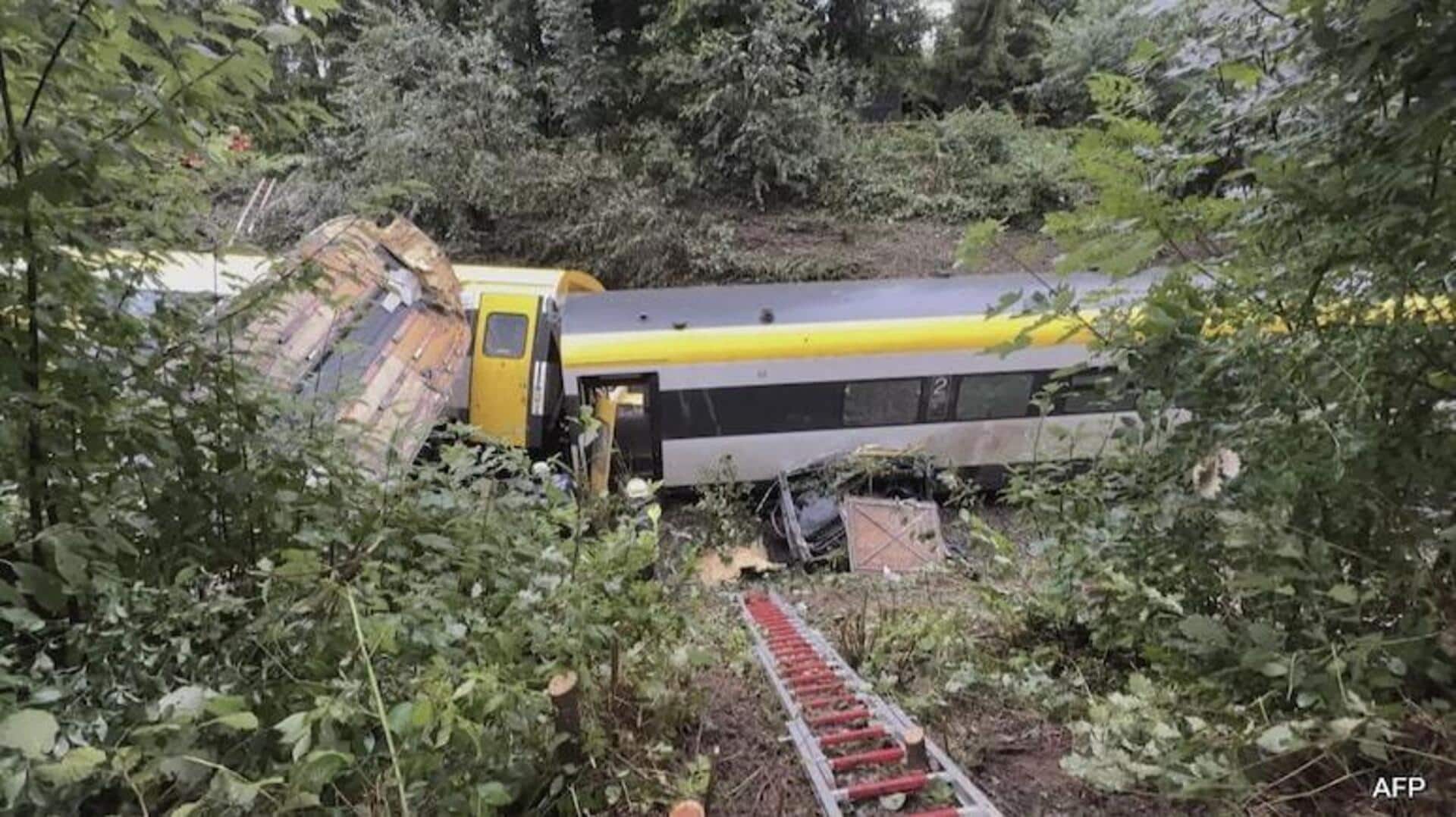Train Derails: జర్మనీలో పట్టాలు తప్పిన రైలు.. ముగ్గురు మృతి, 34 మందికి గాయాలు