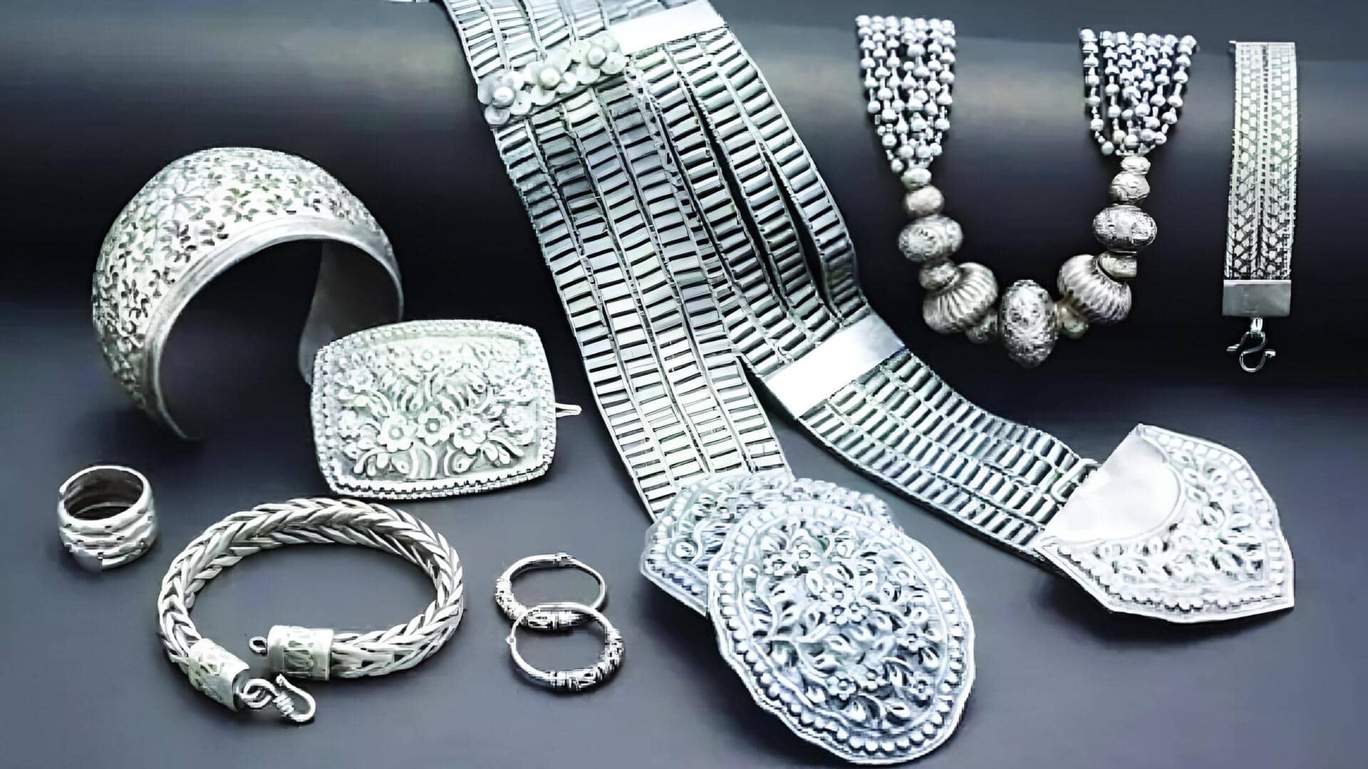 Silver: పసిడి ధరలతో వెండికి పెరిగిన గిరాకీ.. హాల్‌మార్కింగ్‌ పరీక్షలు విస్తరణ