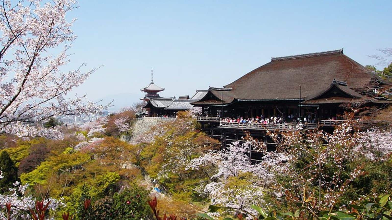 ห้าอนุสรณ์สถานที่ต้องเยือนในเกียวโต