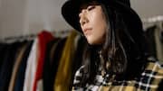 5 สไตล์ที่ทำให้เสื้อเชิ้ตลายสก็อตธรรมดา กลายเป็นแฟชั่นสุดชิค