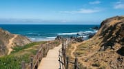 เส้นทางเดินชมชายฝั่งที่สวยงามของโปรตุเกส