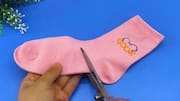 DIY สุดครีเอทีฟ เปลี่ยนถุงเท้าเก่าให้กลายเป็นของใช้ใหม่