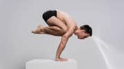 ฝึกท่ายืนบนแขนหน้าผาก ช่วยเสริมการทรงตัวได้ดี