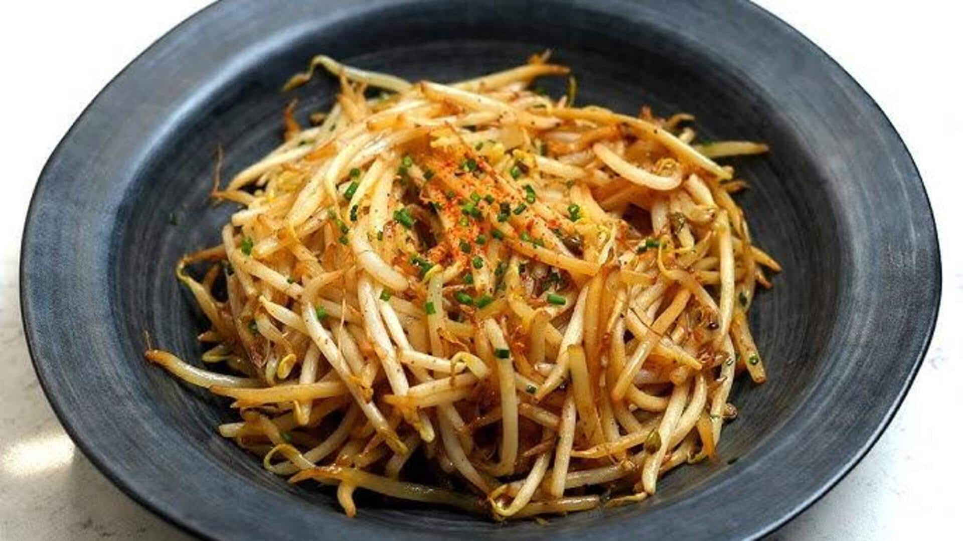 ถั่วงอกวิงก์ผัดหอมคาราเมล เมนูมังสวิรัติทำง่าย อร่อยได้สุขภาพ