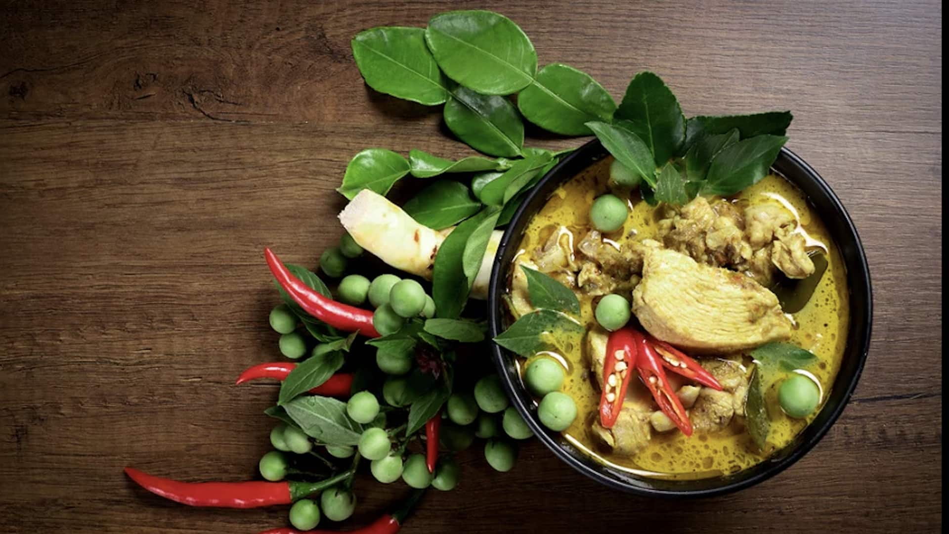 แกงถั่วลูกไก่ใส่ใบมะกรูดหอมอร่อย