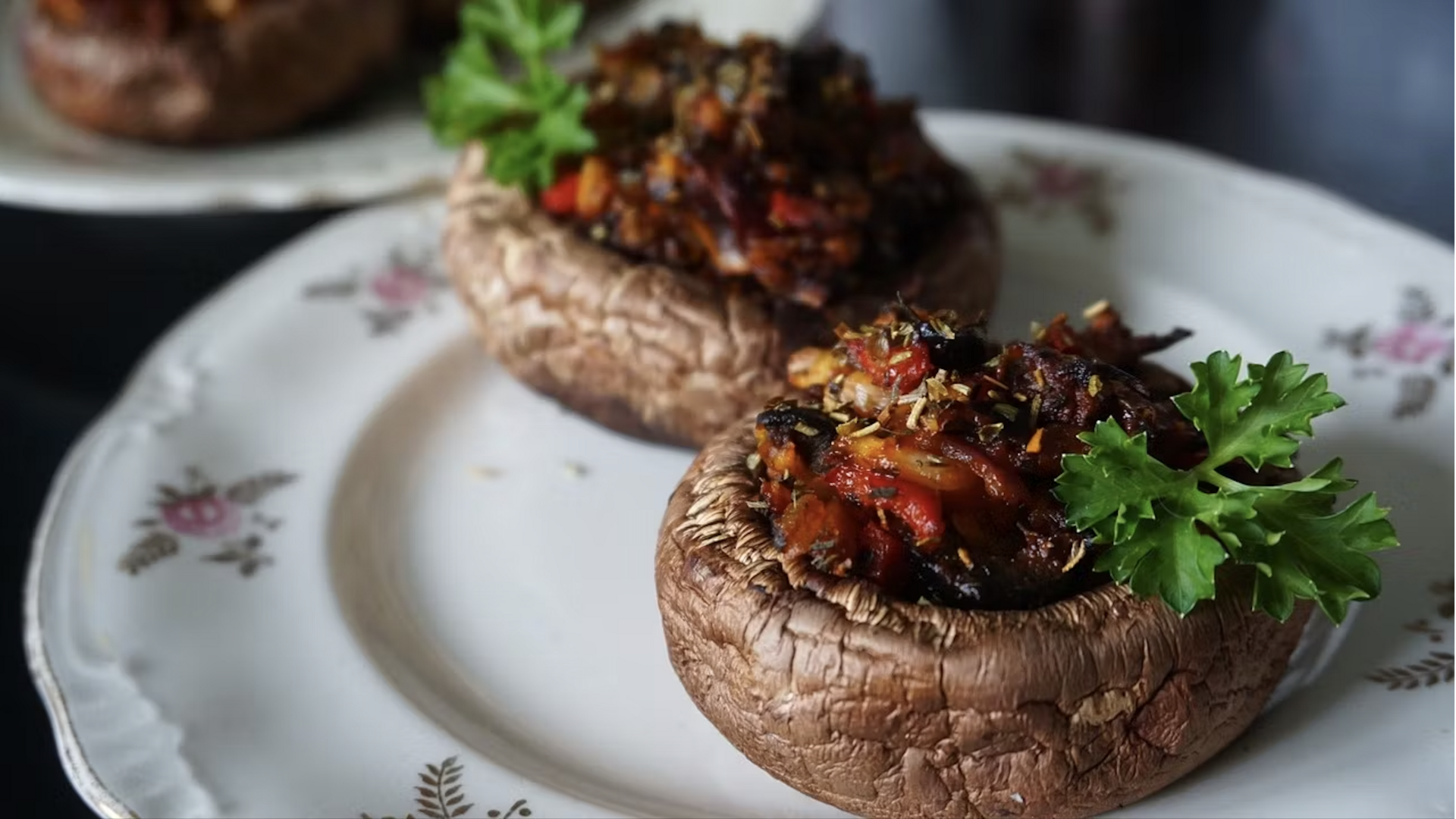 เมนูเรือมะเขือเทศยัดไส้เห็ดและเต้าหู้