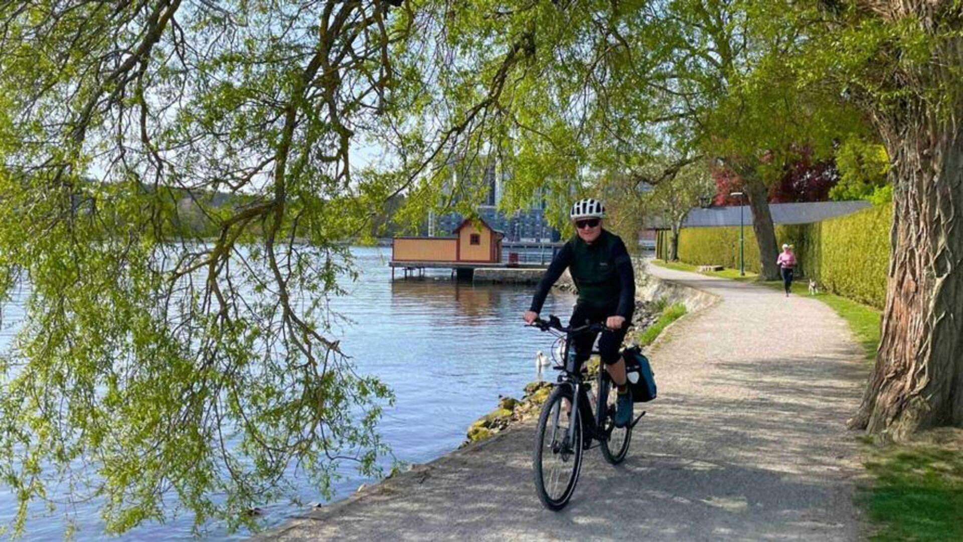 เส้นทางปั่นจักรยานเลียบทะเลสาบที่สวยที่สุดในสวีเดน