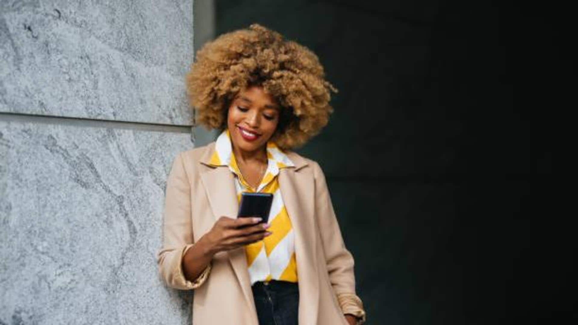 ผ่อนคลายตัวเองด้วยการพักสักครู่และพิงกำแพง