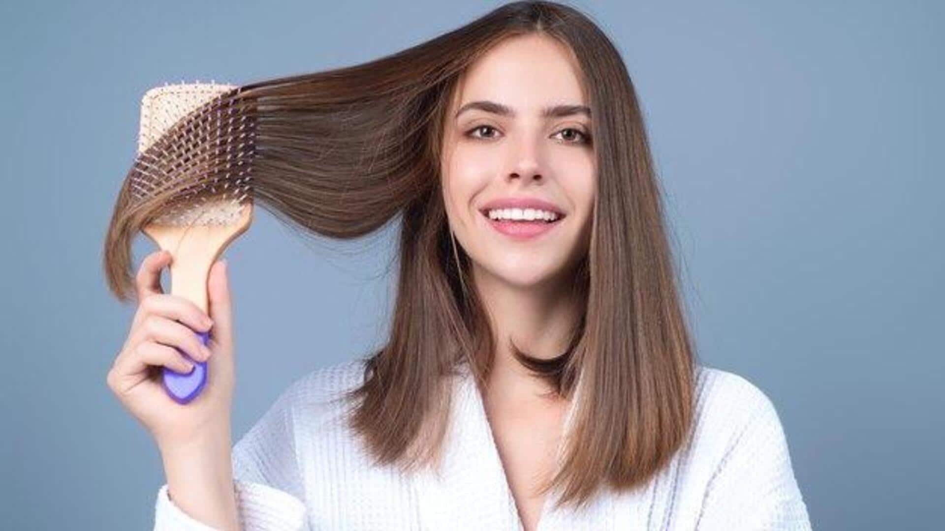 ผ่อนคลายยามเย็นด้วยการแปรงผมอย่างมีสติ