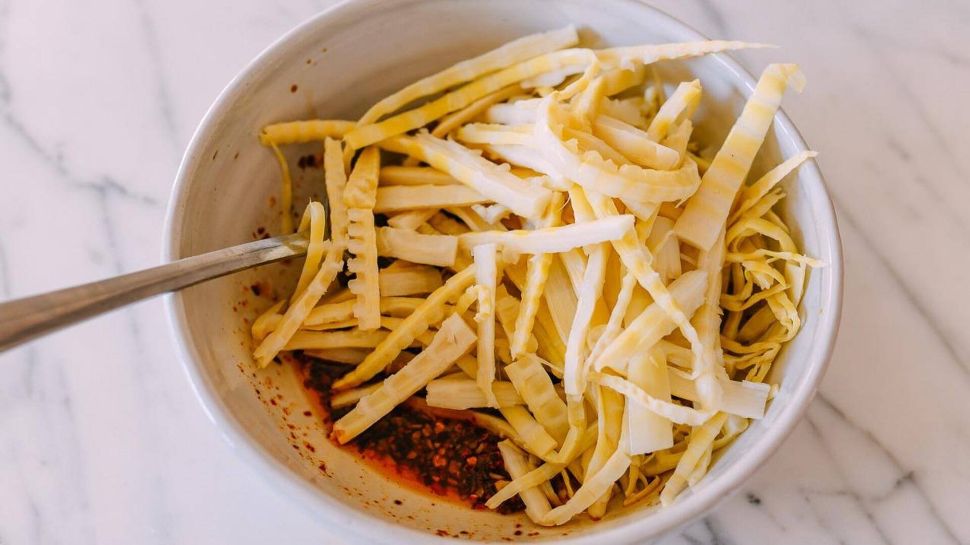 สลัดหน่อไม้รสเผ็ดกับงา สูตรเด็ดที่คุณต้องลอง