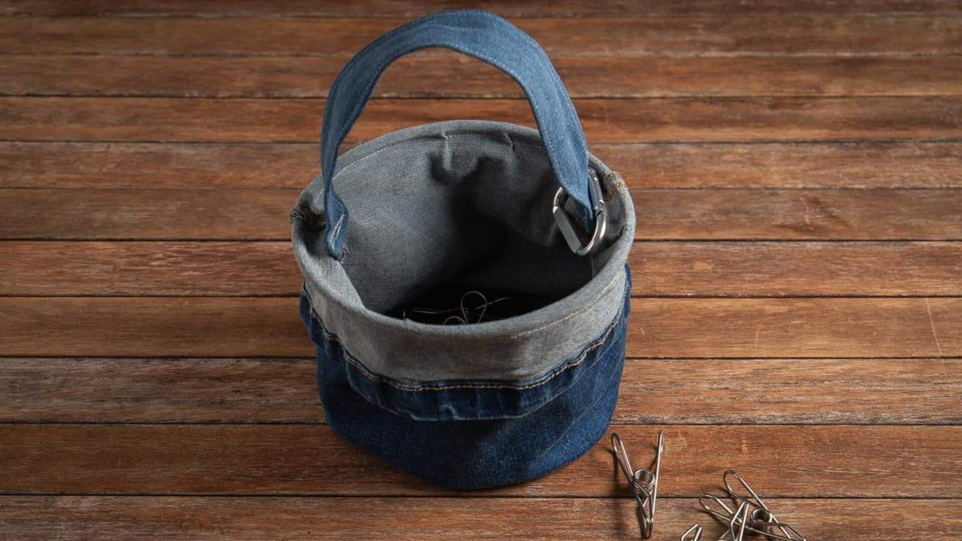 DIY กระเป๋าผ้าฝ้ายจากยีนส์เก่า ทั้งสไตล์และความทนทาน