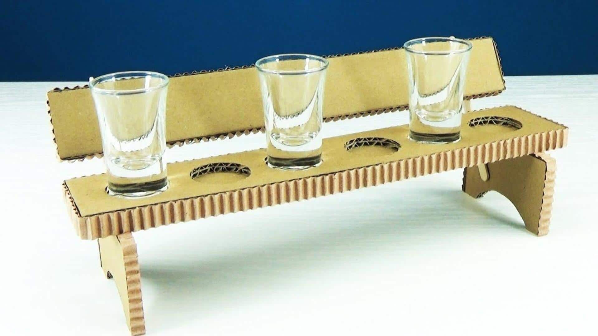 เปลี่ยนวัสดุรีไซเคิลเป็นที่ใส่แก้วช็อตสุดเท่