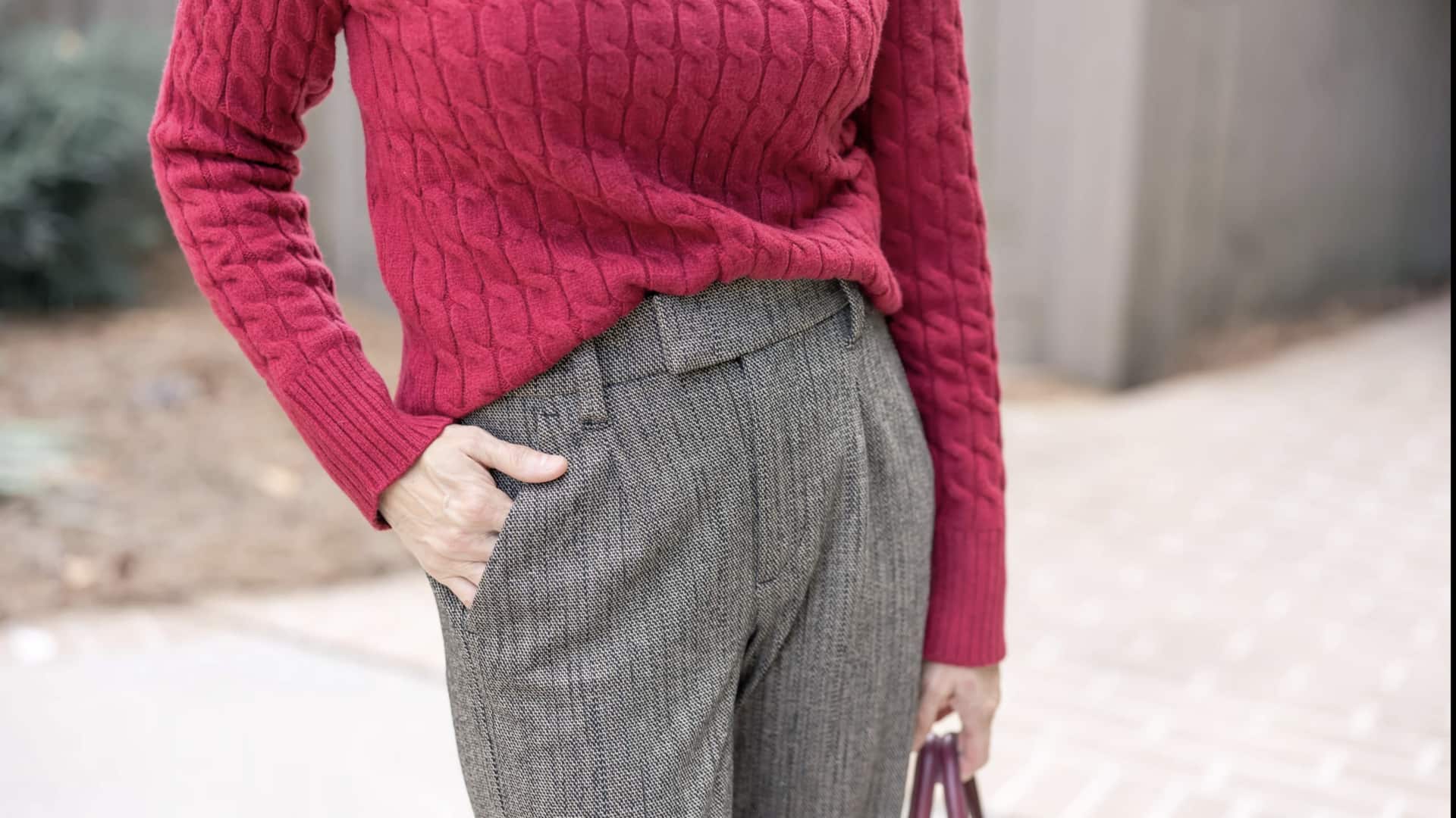 5 ลุคแฟชั่นที่แมตช์ได้ดีกับกางเกงลายเฮอร์ริ่งโบน