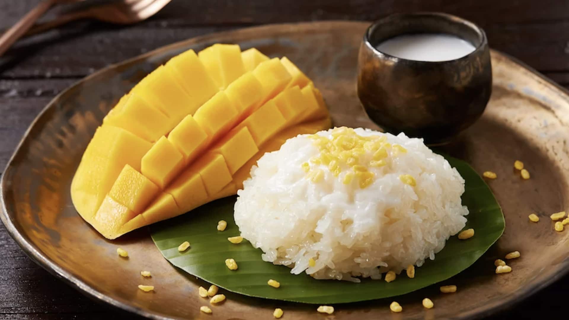ข้าวเหนียวมะพร้าว: ขนมหวานแบบดั้งเดิม ทำง่ายได้ที่บ้าน ข้าวเหนียวมะพร้าว: ขนมหวานแบบดั้งเดิม ทำง่ายได้ที่บ้าน