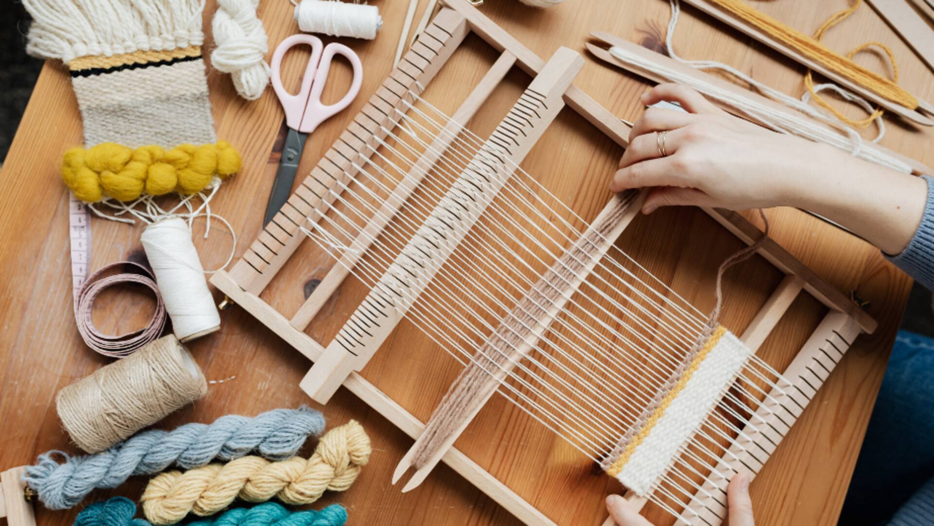 ผ่อนคลายความวิตกกังวลด้วยการทอผ้า