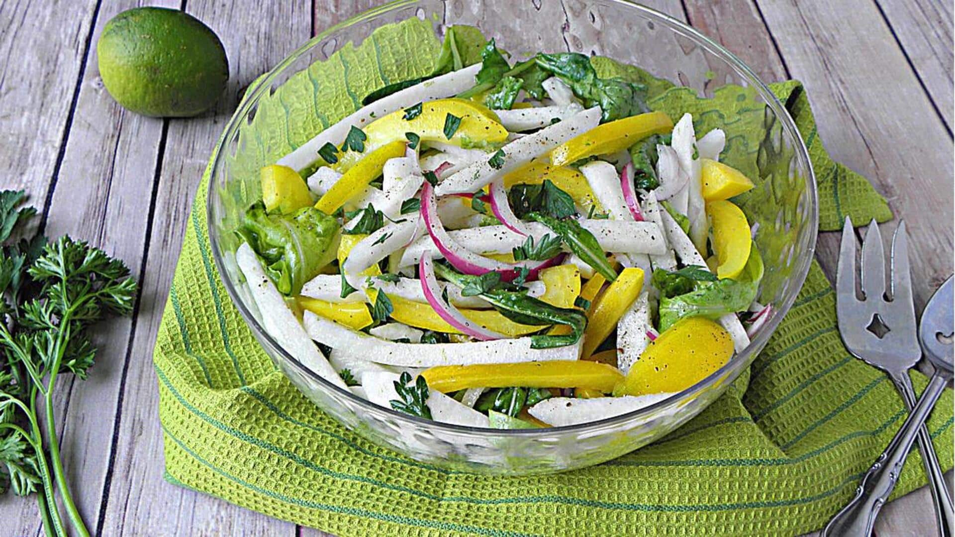 สลัดมันแกวสมุนไพร เมนูมังสวิรัติสุดสดชื่น