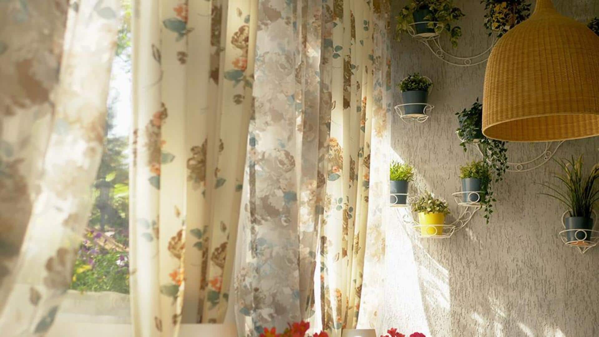 แปลงผ้าซารีเก่าให้กลายเป็นม่านสวยตกแต่งบ้าน