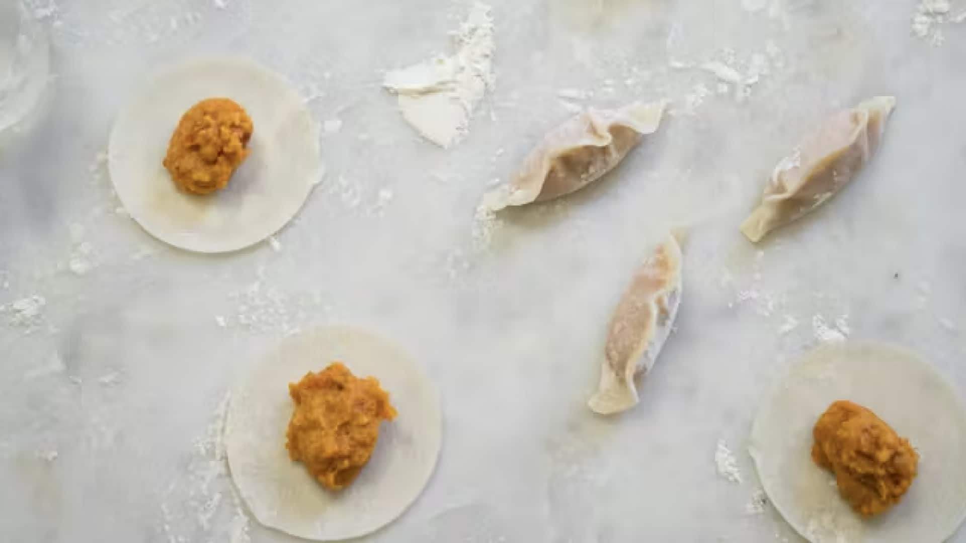 ขนมจีบถั่วเลนทิลรสเครื่องเทศ ทำเองง่าย ๆ ที่บ้าน