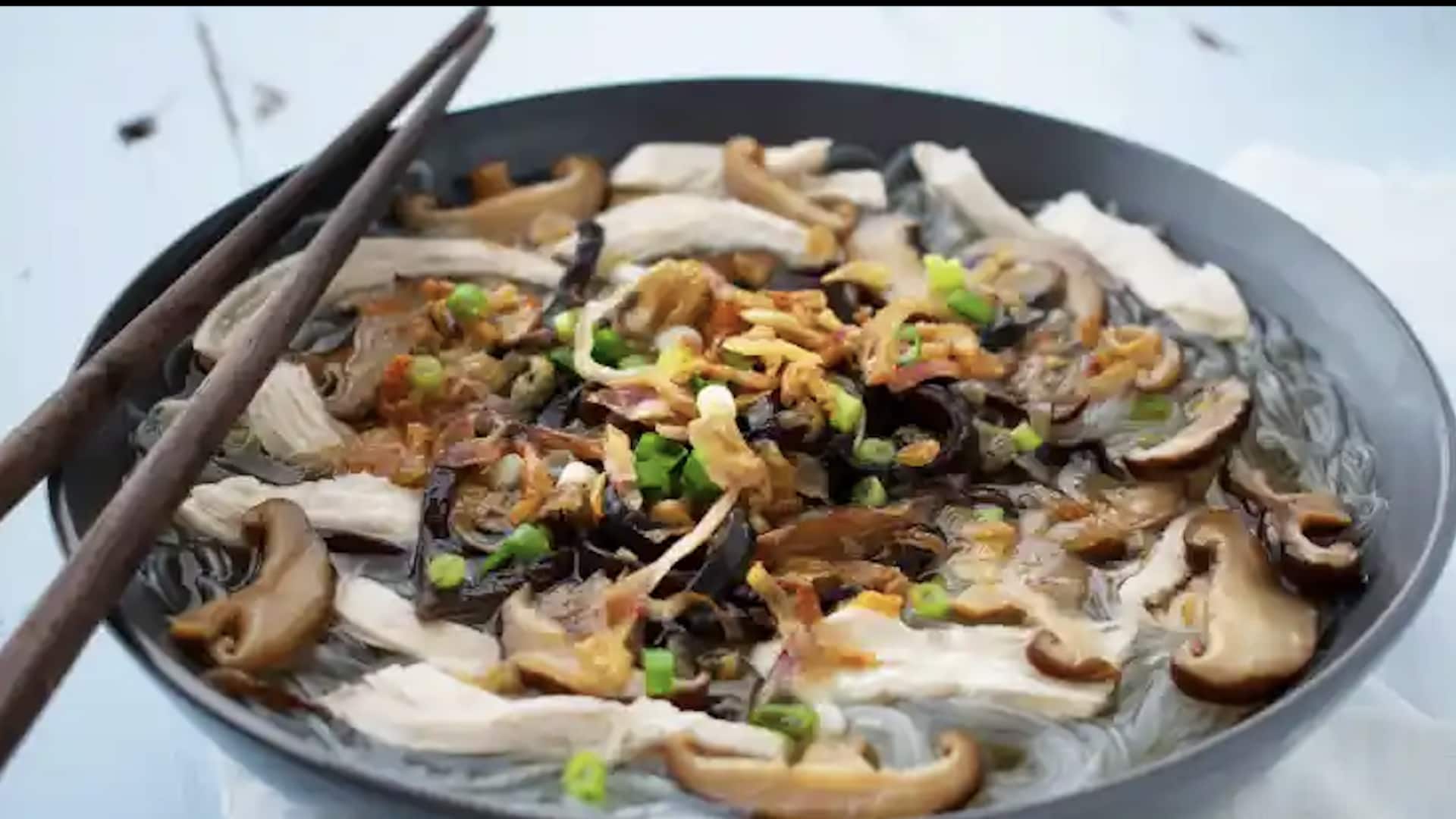 เมนูแกงฟักเขียววุ้นเส้นเห็ดหอม หอมพริกไทยขาว