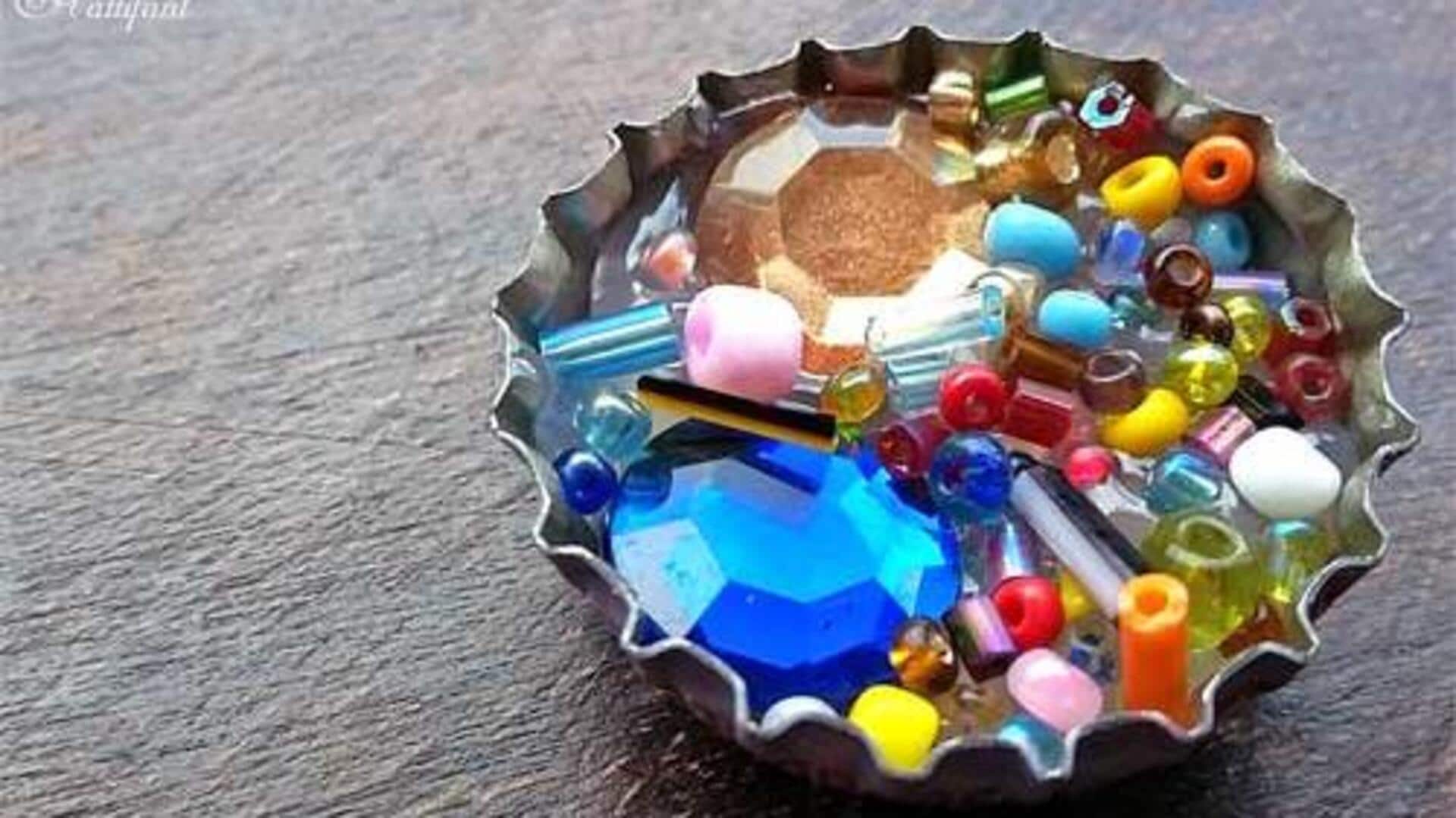 ไอเดียรีไซเคิล: เปลี่ยนฝาขวดพลาสติกเป็นที่รองแก้วแฮนด์เมดสุดน่ารัก