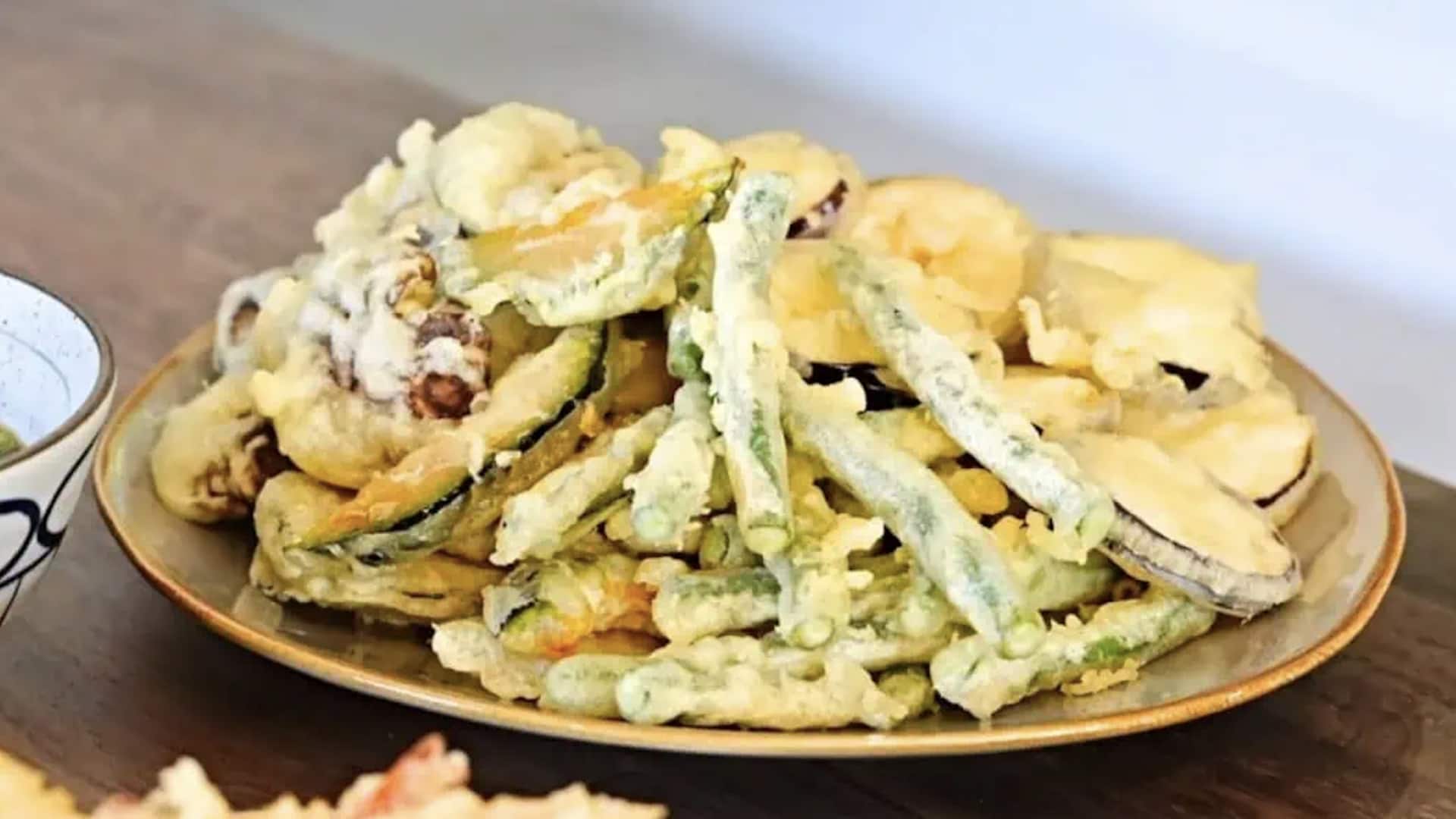 เทมปุระใบฟักข้าว: ของว่างมังสวิรัติกรอบแปลกใหม่ไม่เหมือนใคร