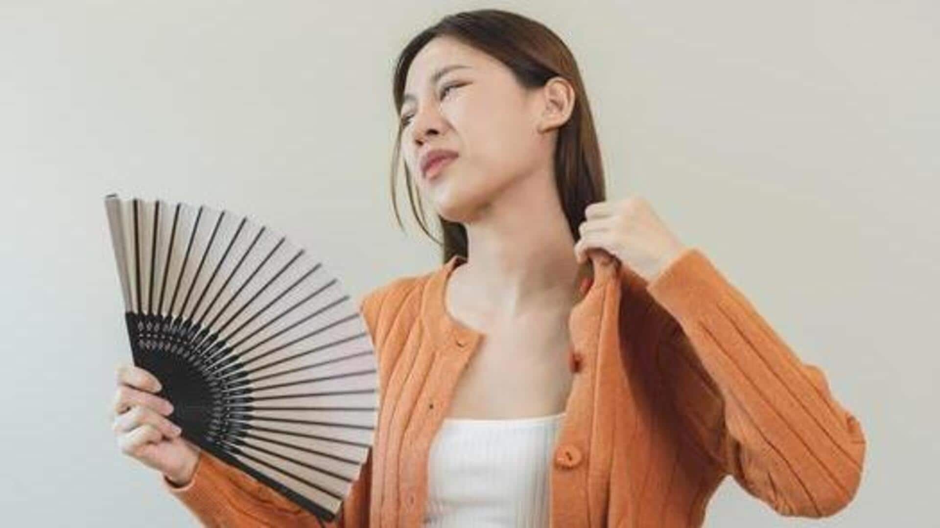 วิธีคลายร้อนกลางวันด้วยการใช้พัดลมมือ